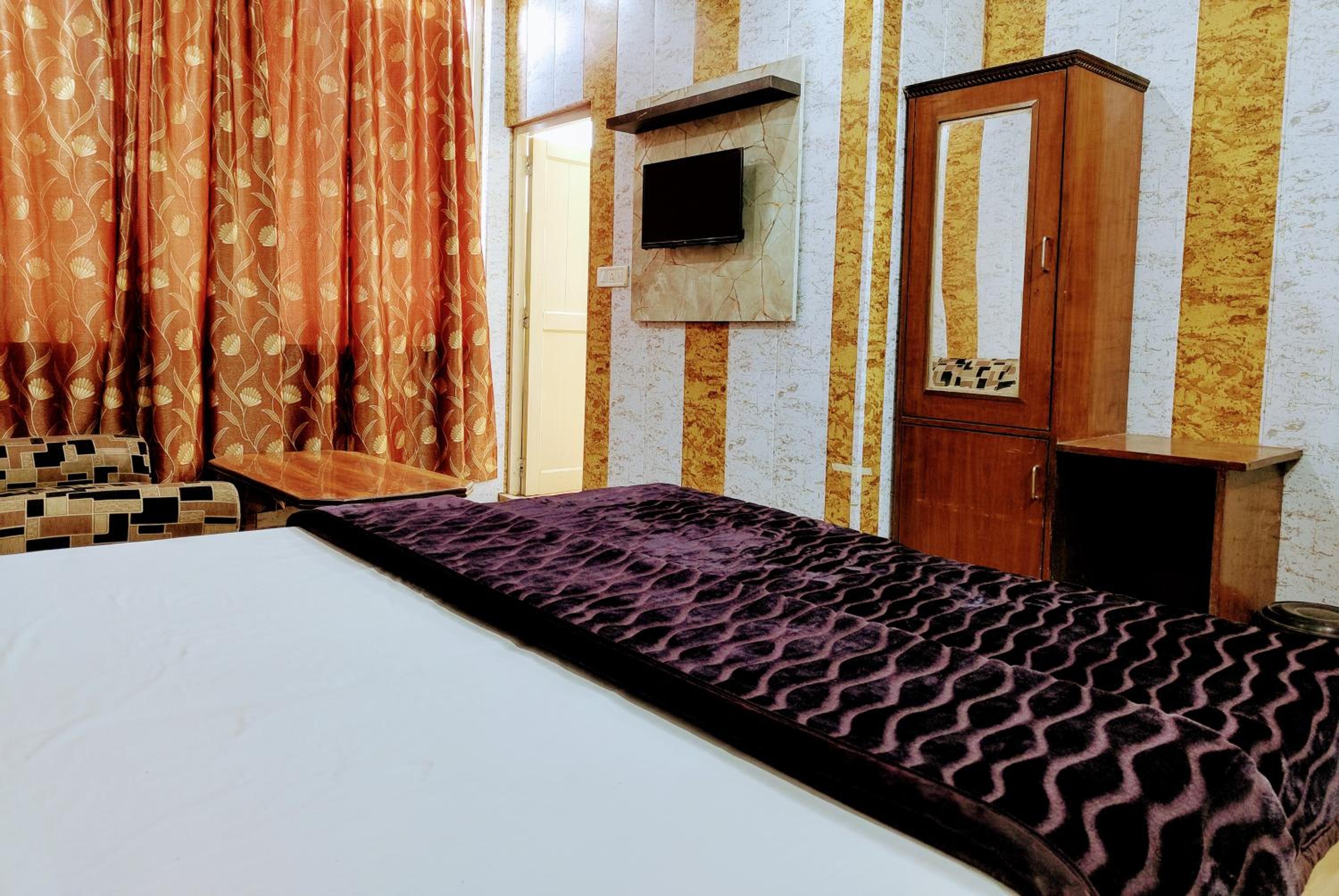 Deluxe Room - Photo 5