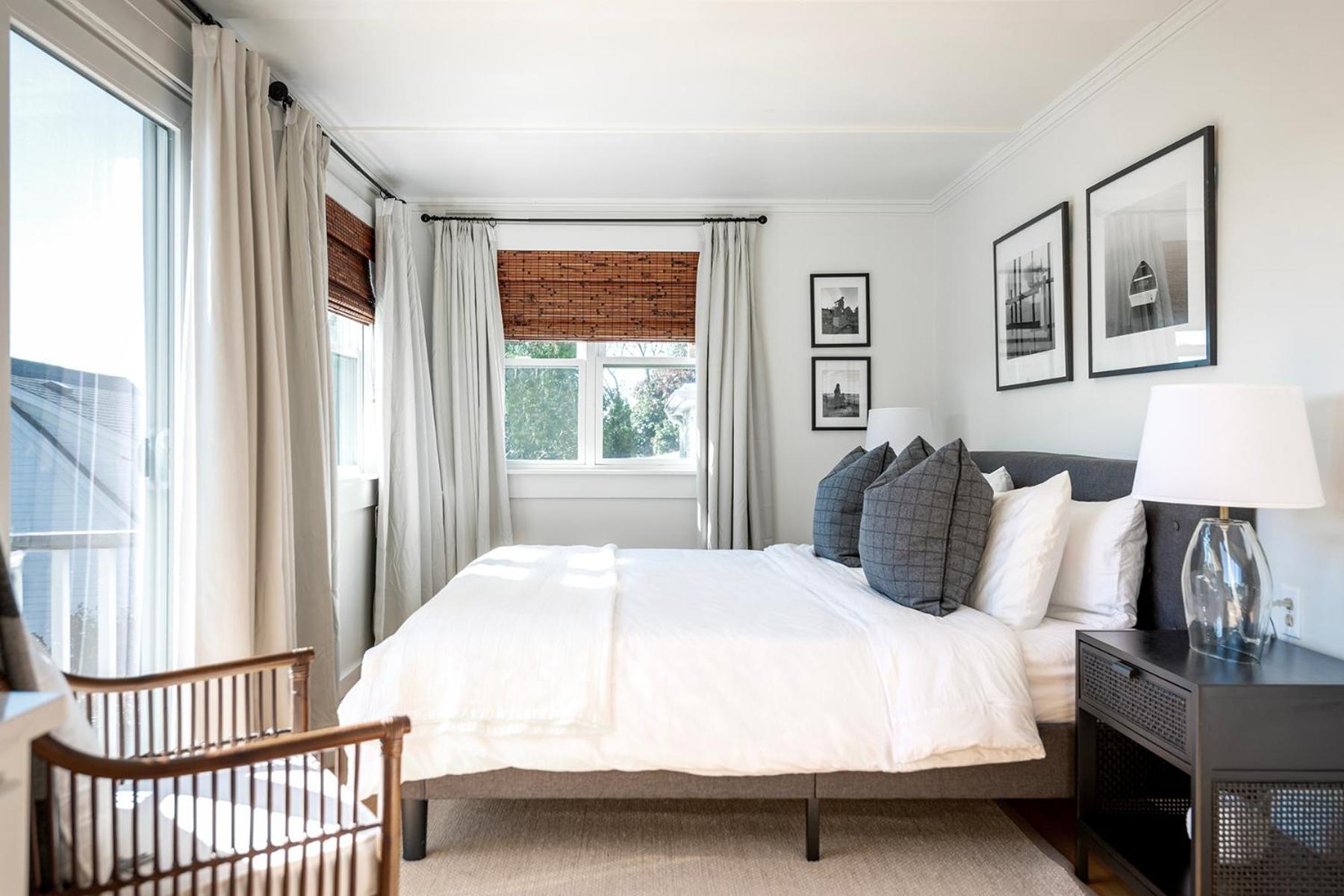 Three-Bedroom House photo 2
