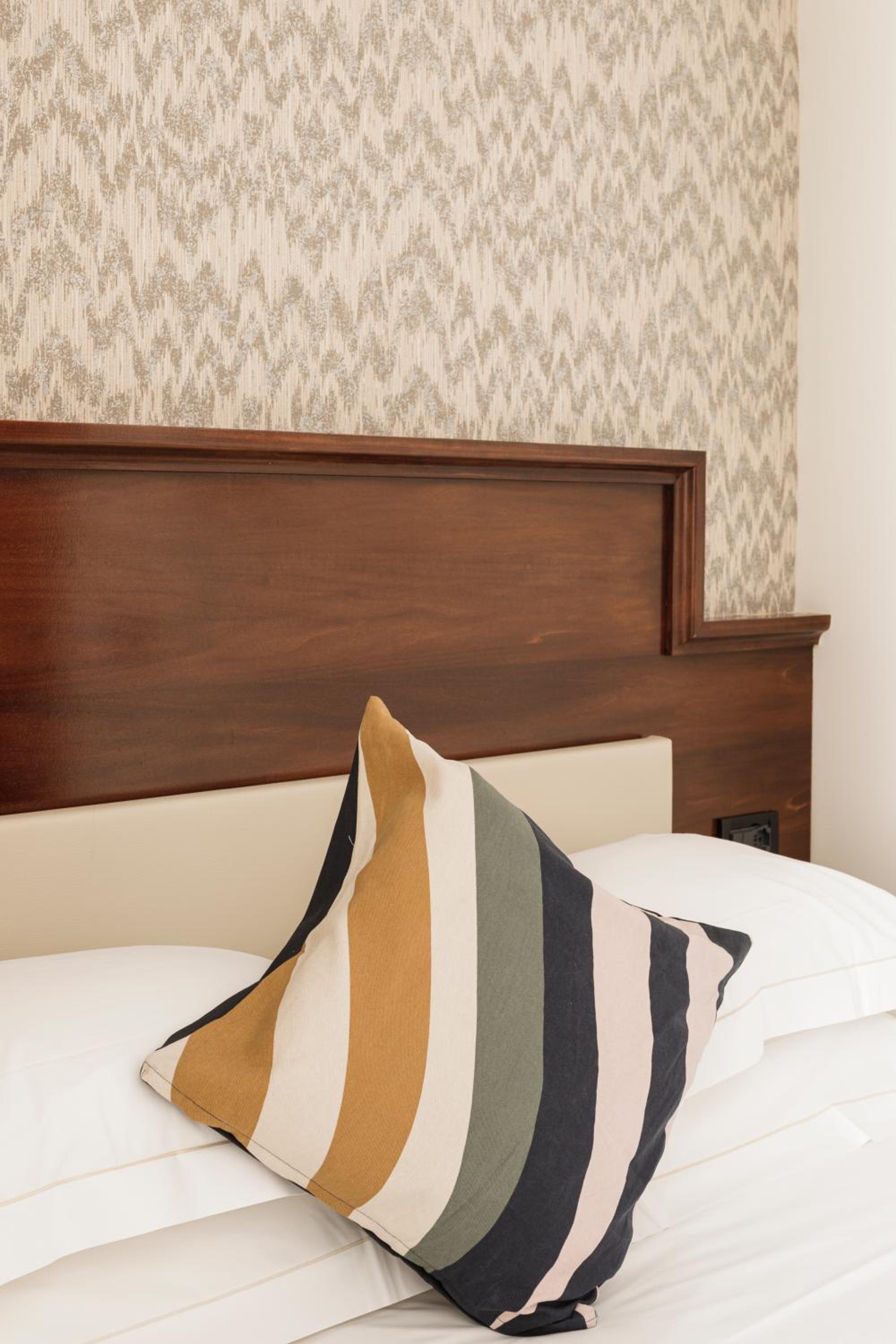 Deluxe Triple Room photo 3