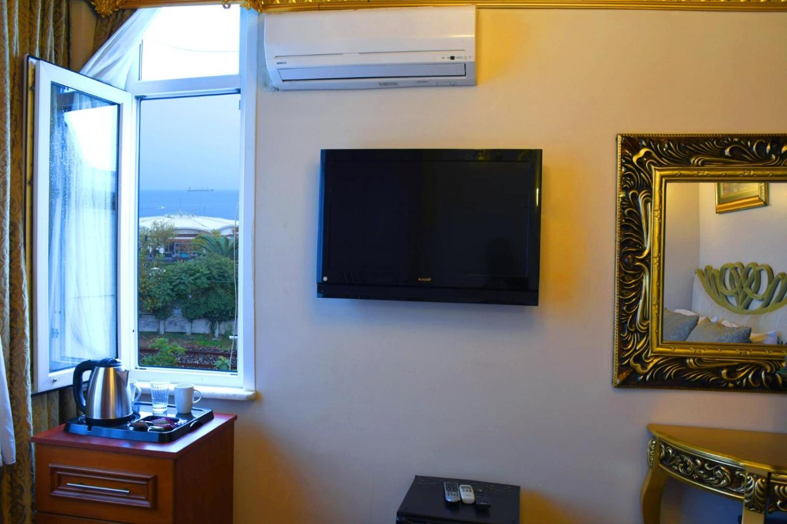 Double Room with Sea View photo 3