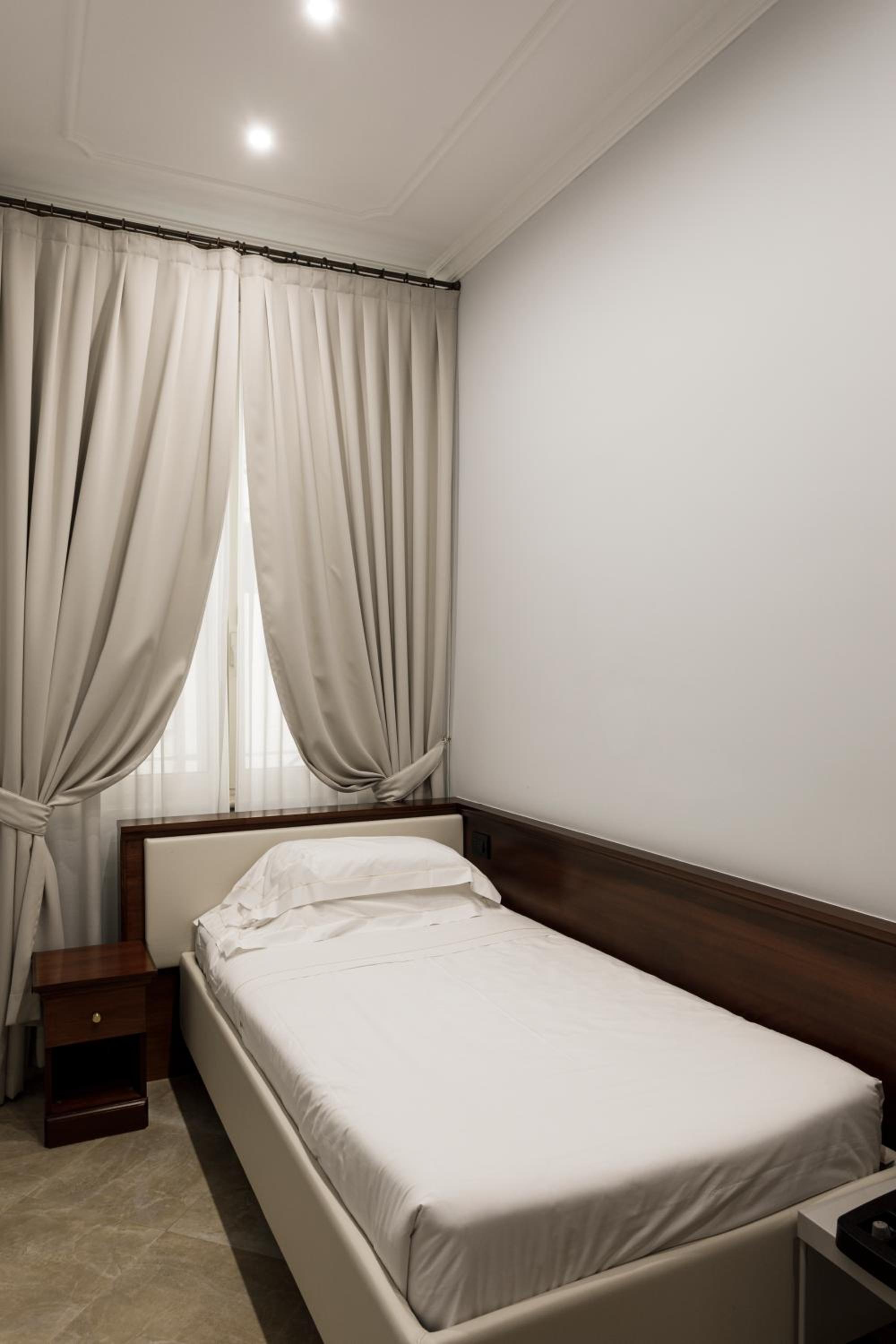 Deluxe Single Room photo 2