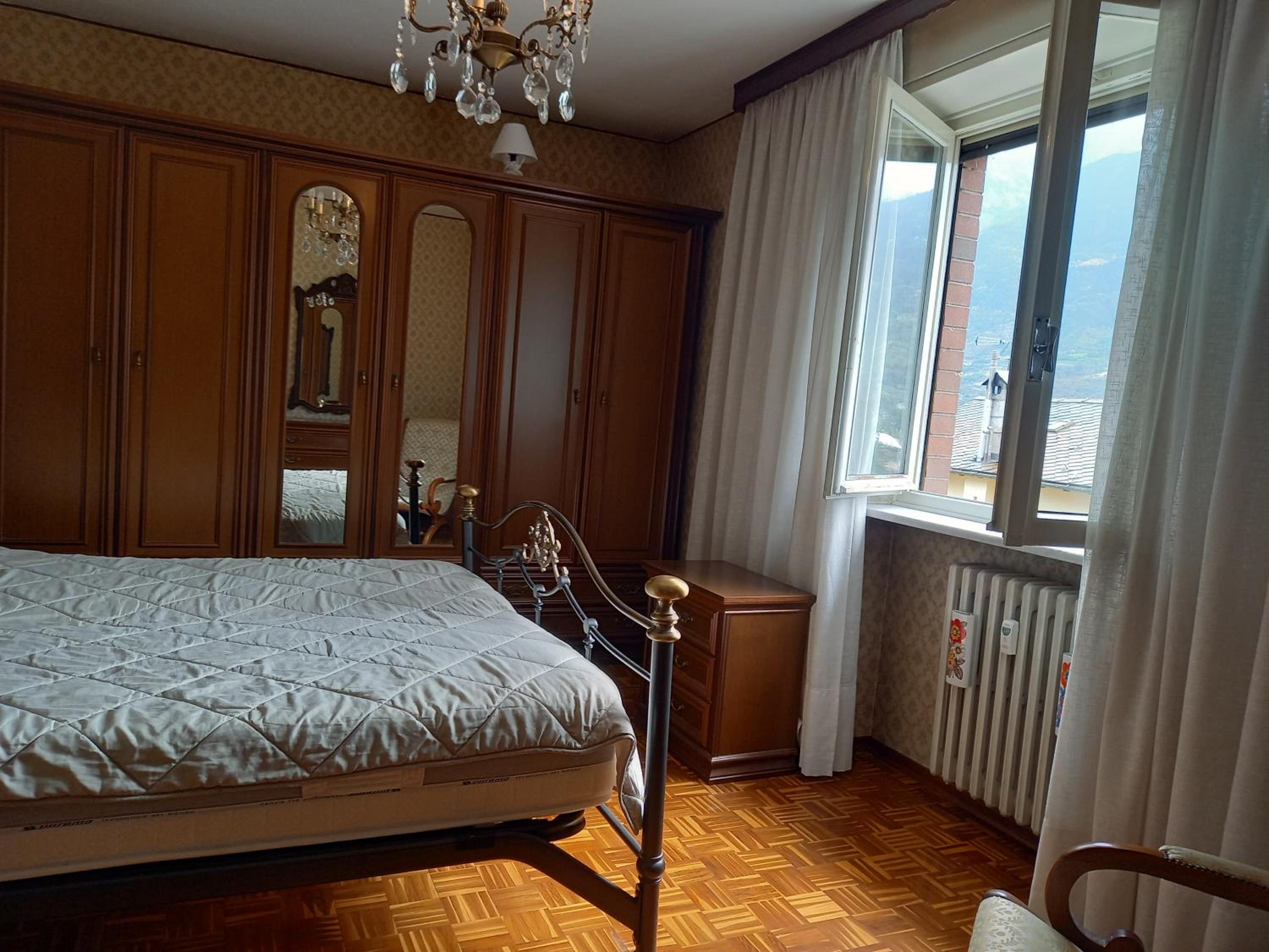 Apartment With Mountain View