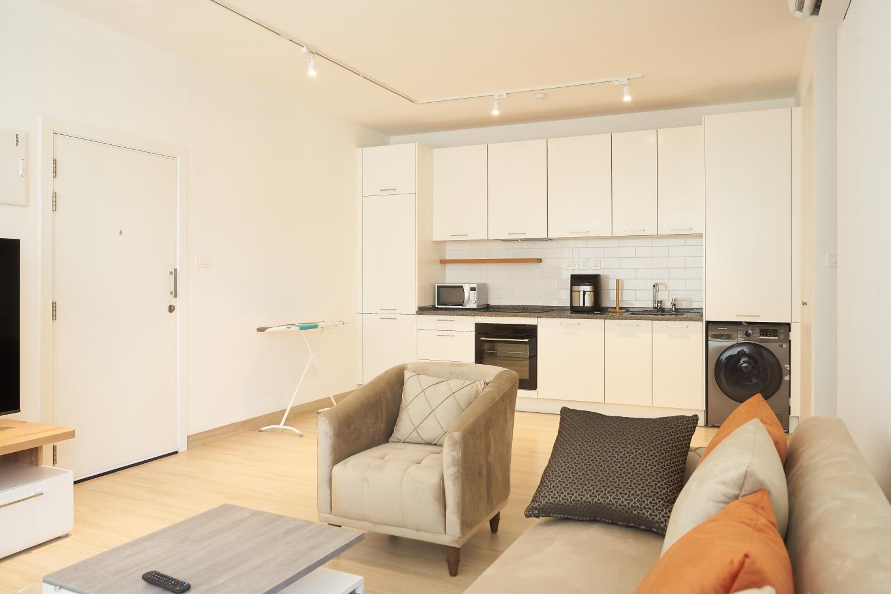 One-Bedroom Apartment photo 3