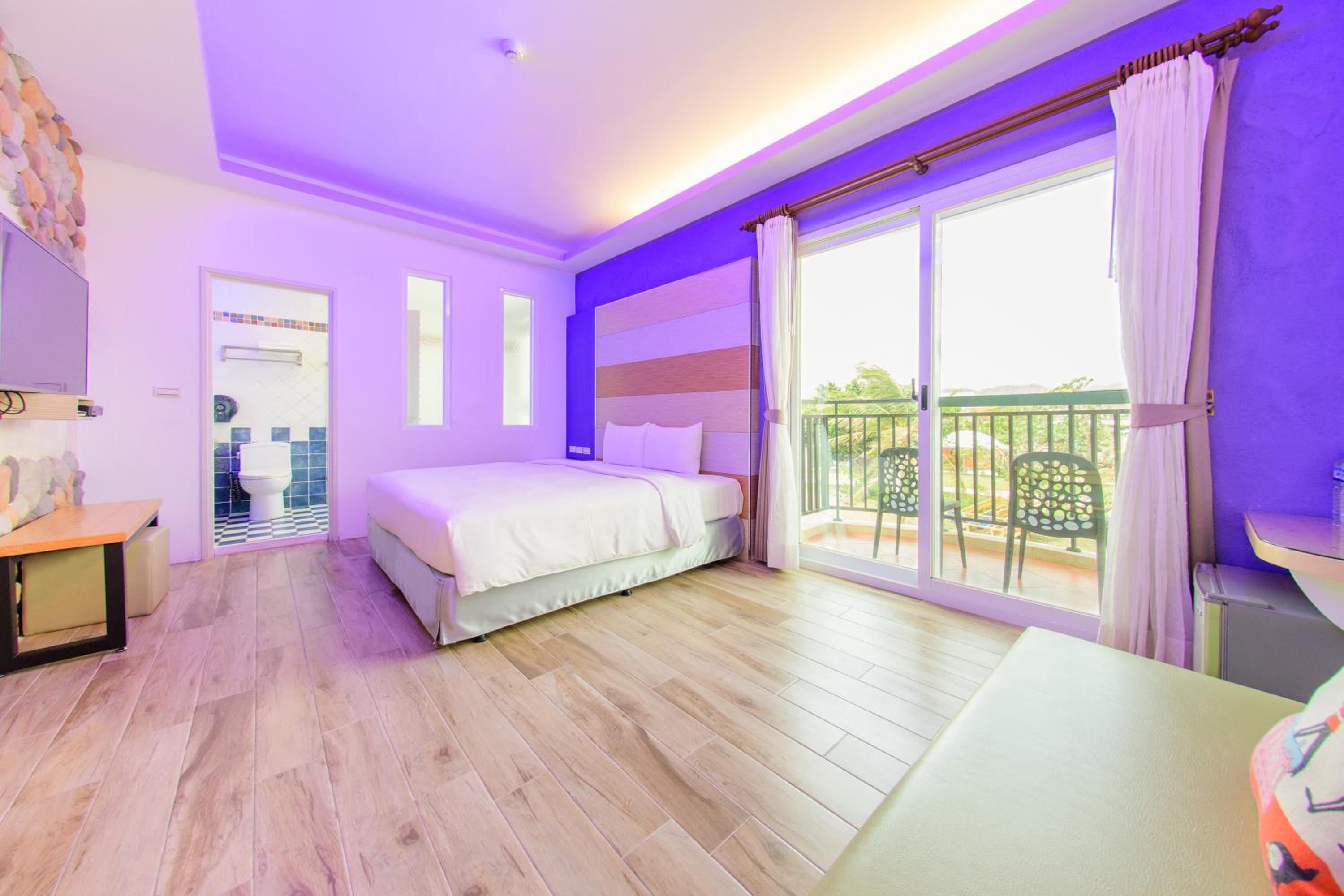 Deluxe Double Room with Bath photo 3