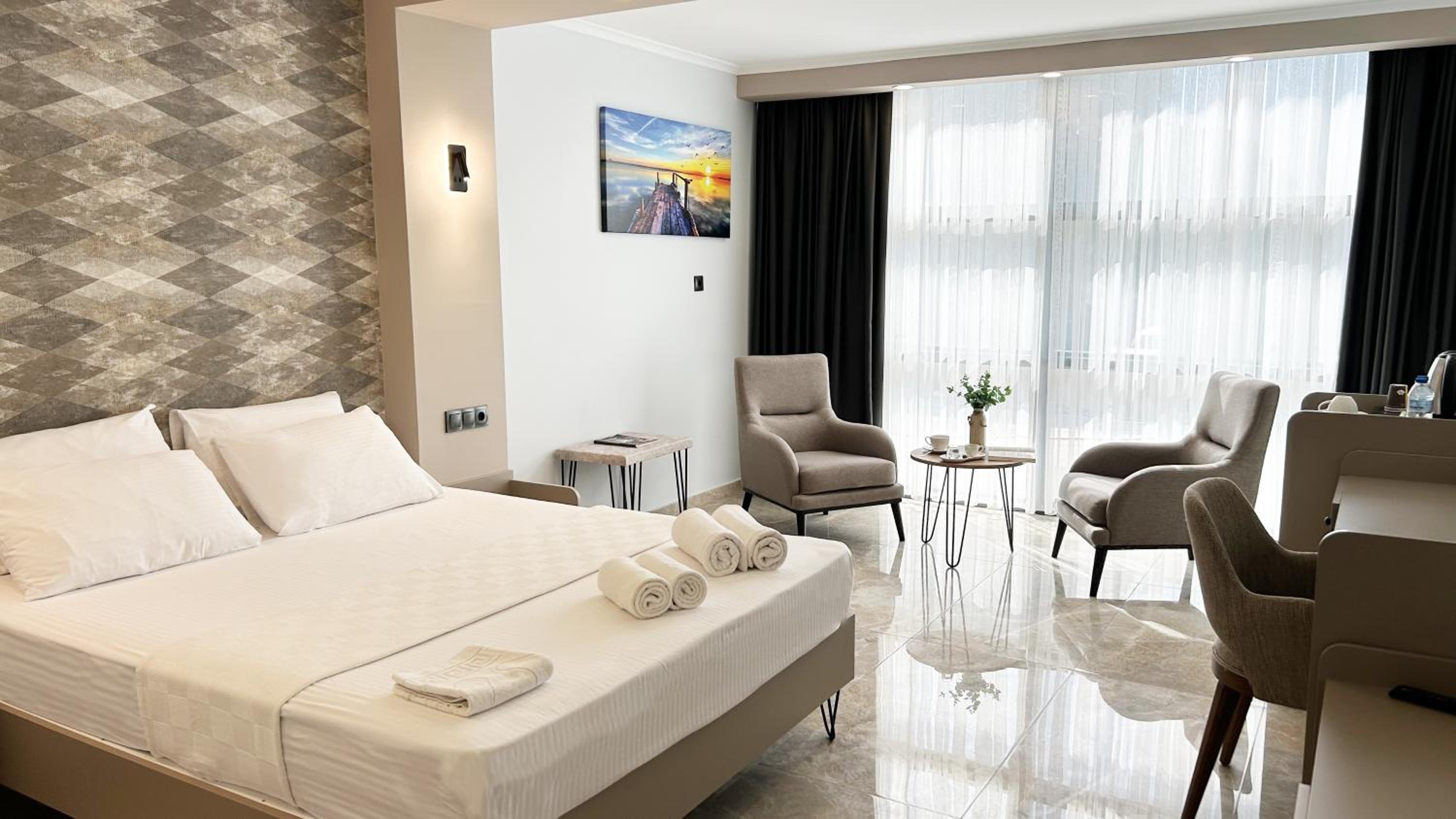 Standard Double Room - Photo 7