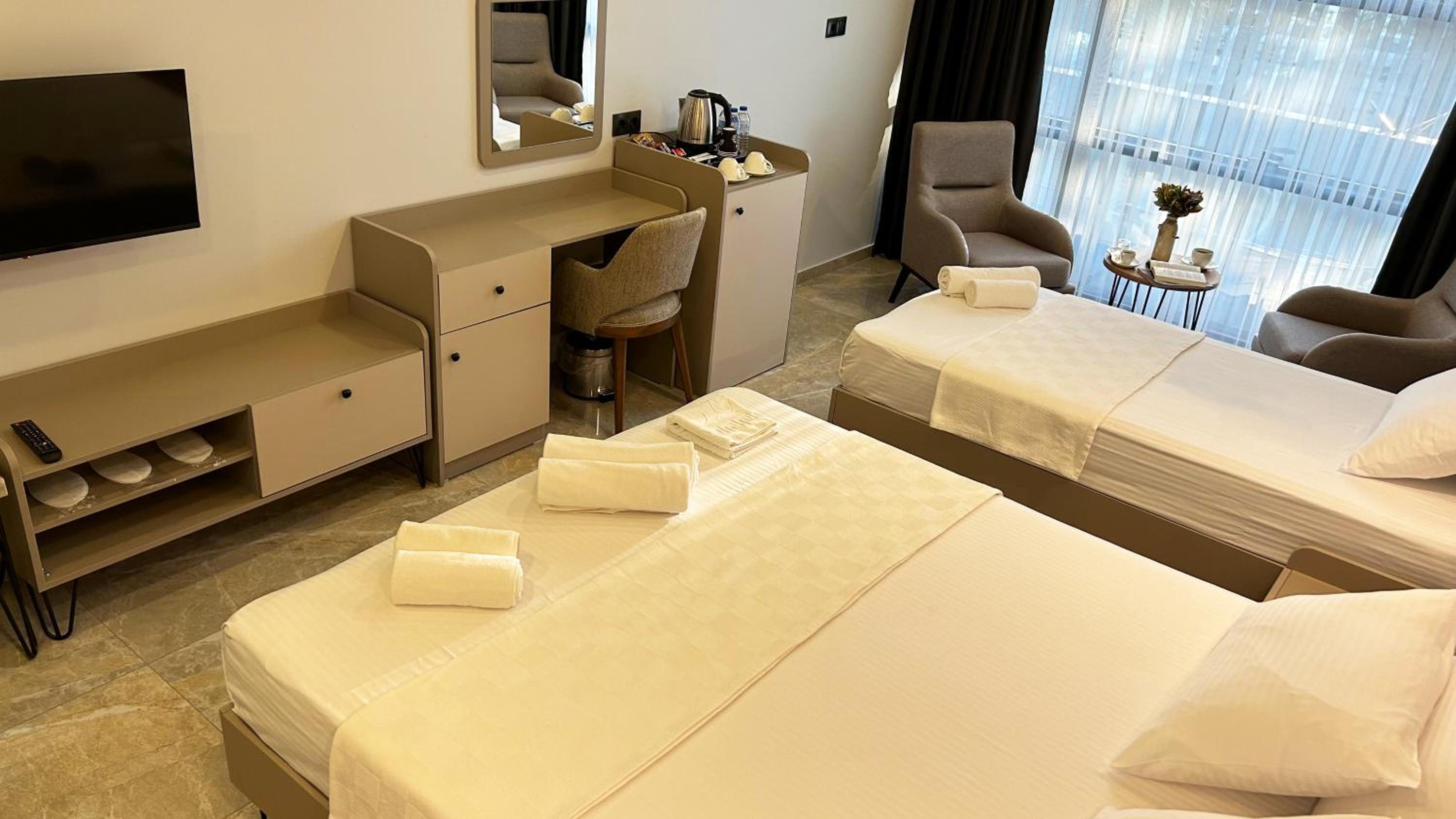 Standard Twin Room - Photo 7