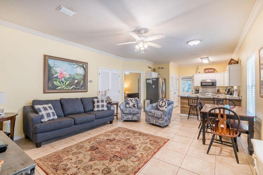 Three-Bedroom Apartment photo 1