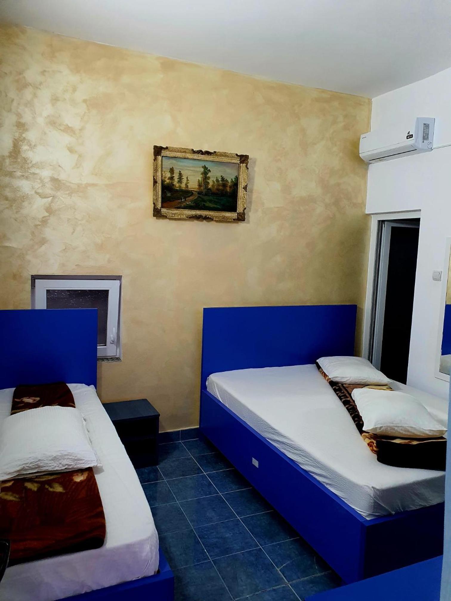 Deluxe Room (2 Adults + 1 Child) photo 1