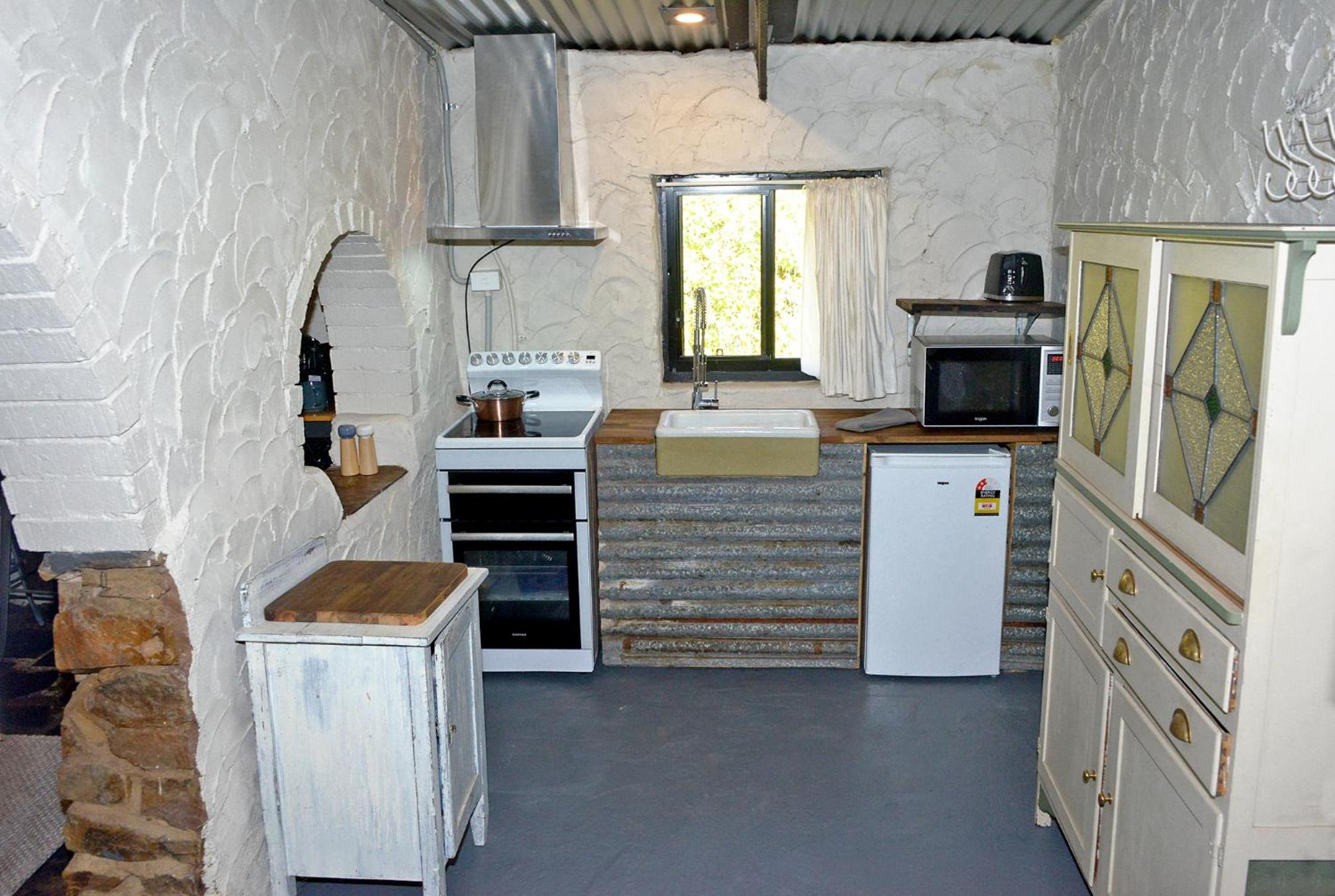 Queen Room photo 2