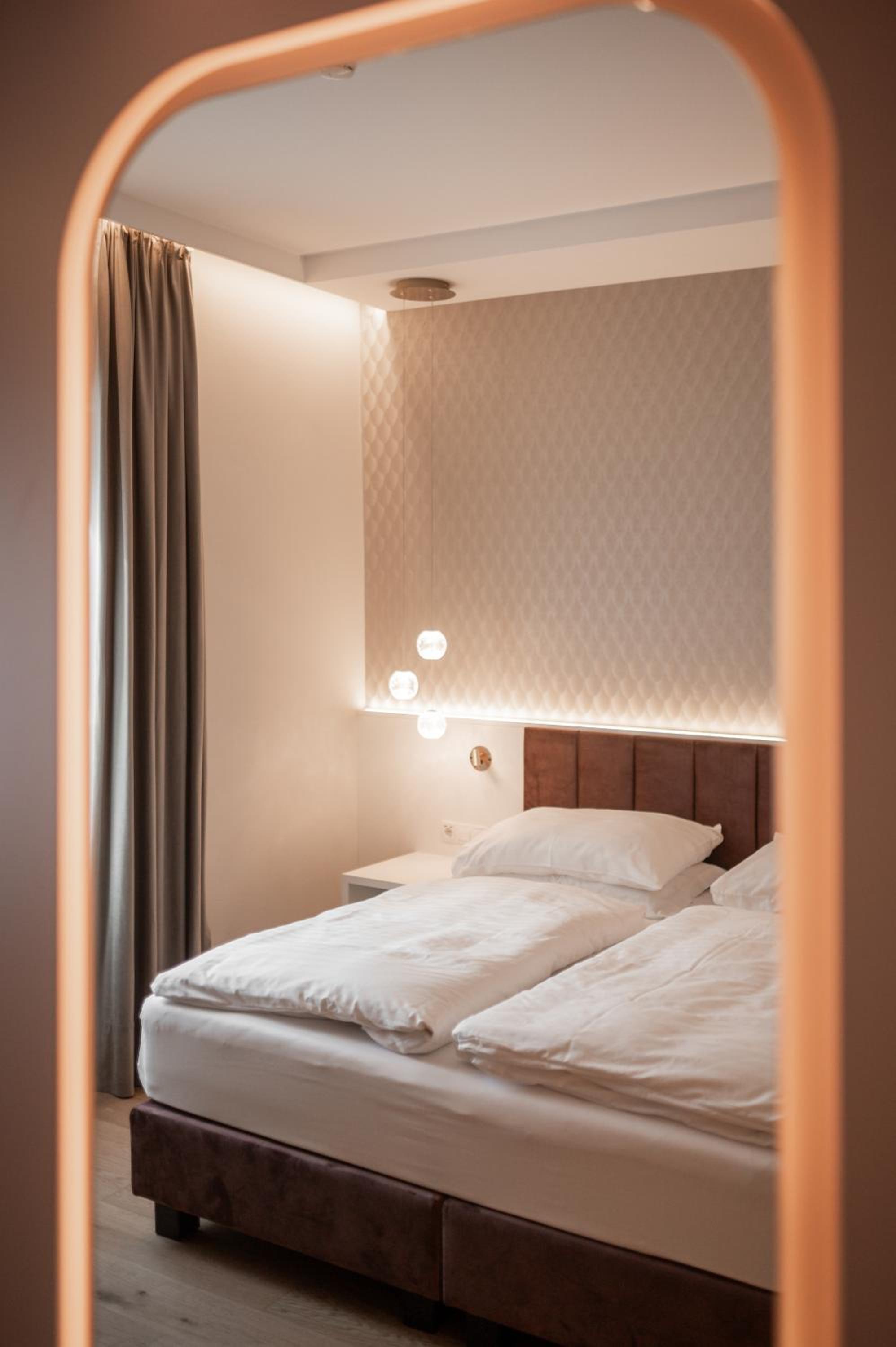 Superior Double or Twin Room - Photo 10