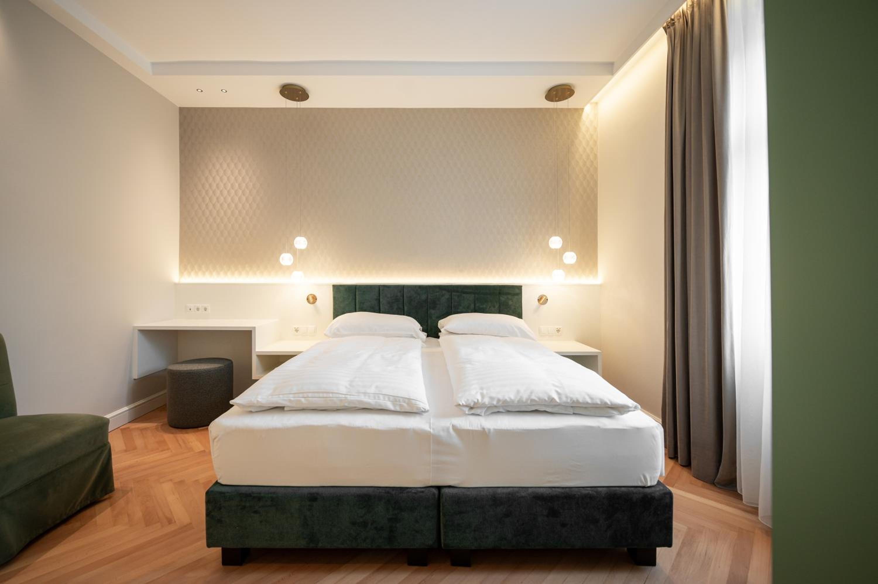 Superior Double or Twin Room - Photo 11
