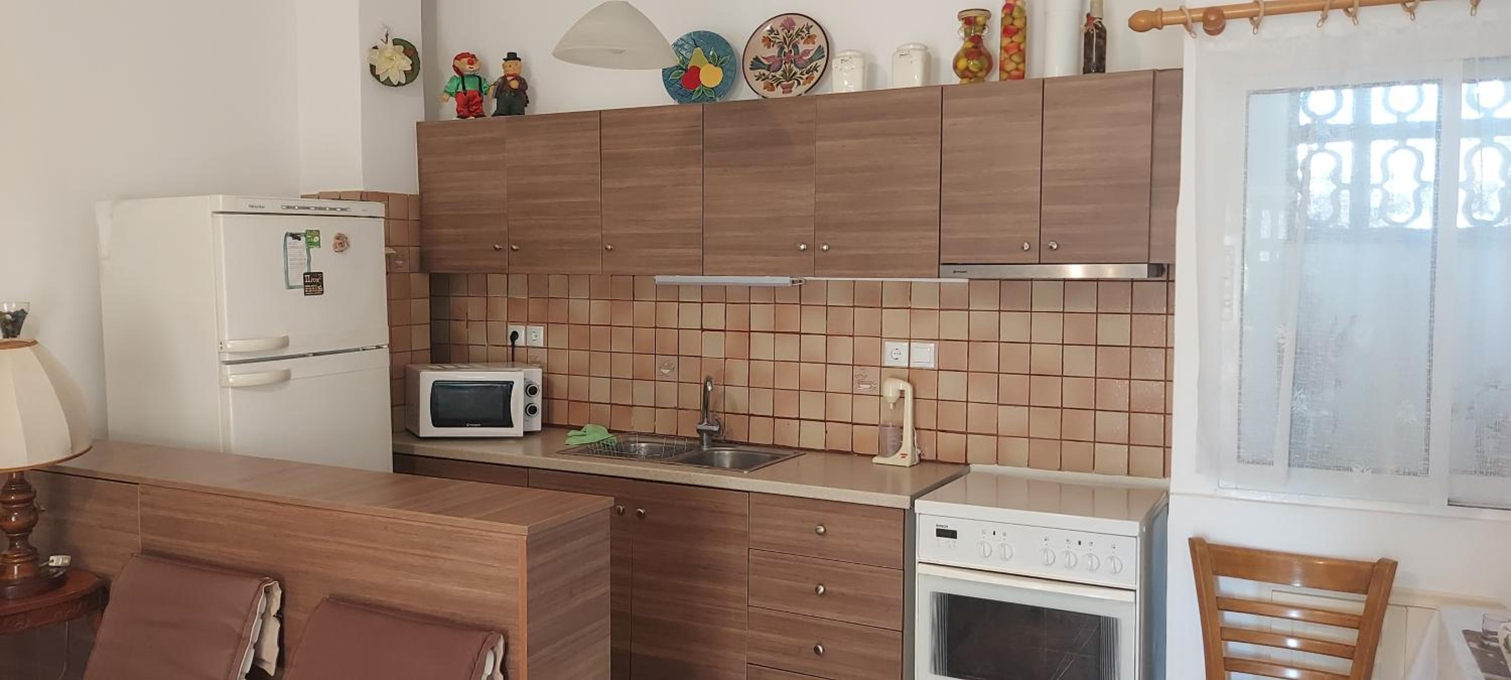 Two-Bedroom House - Photo 4
