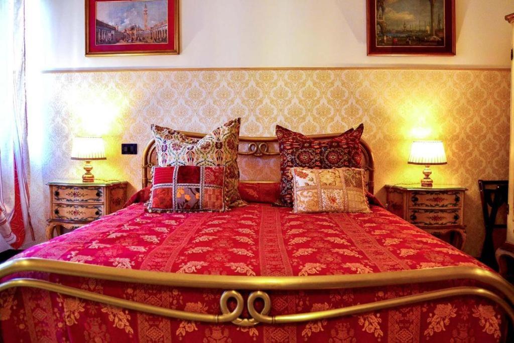 Standard Double Room with Shared Bathroom photo 1