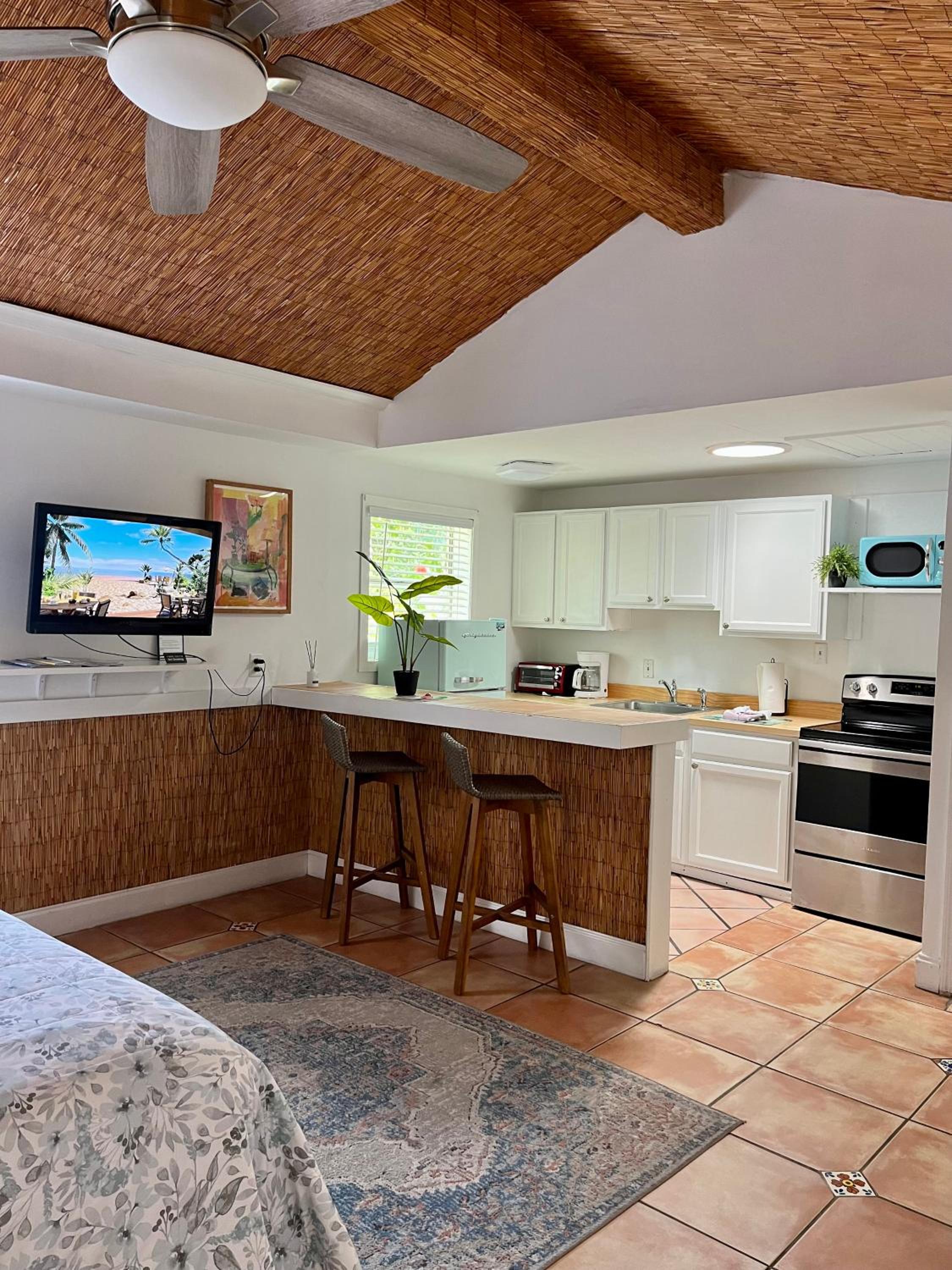 Hibiscus Cottage Studio