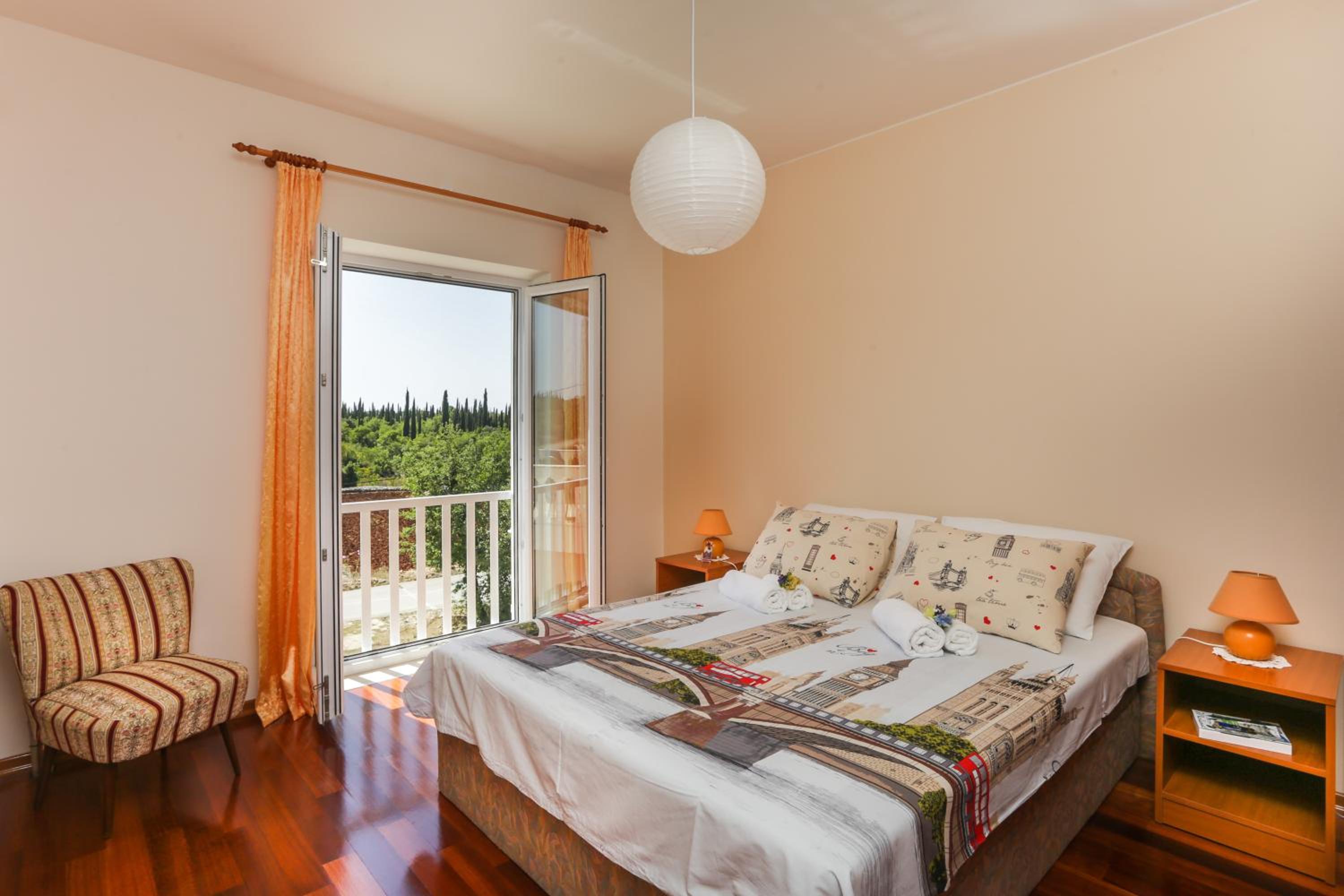 Comfort One-Bedroom Apartment with Balcony photo 1