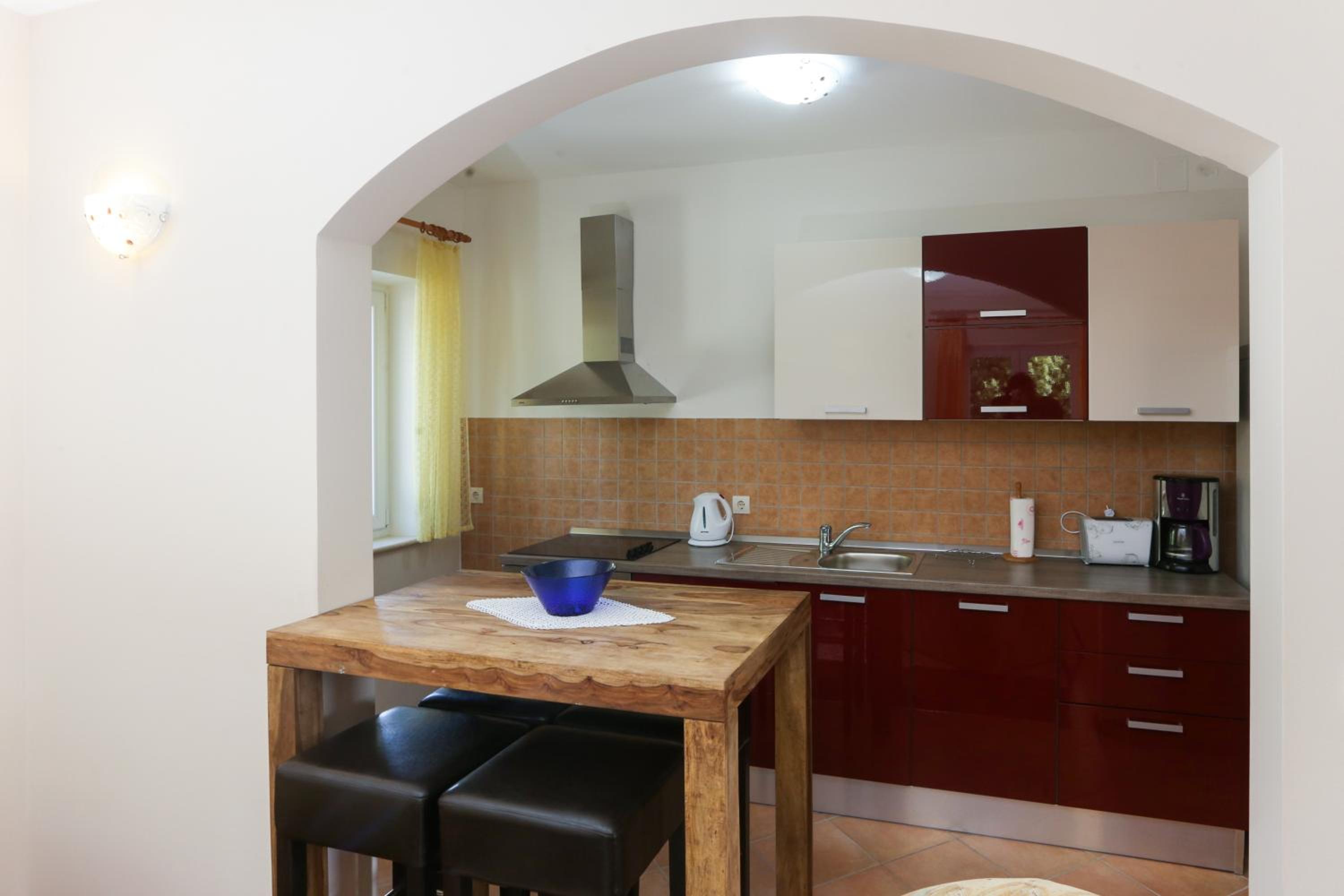 One-Bedroom Apartment with Patio photo 2