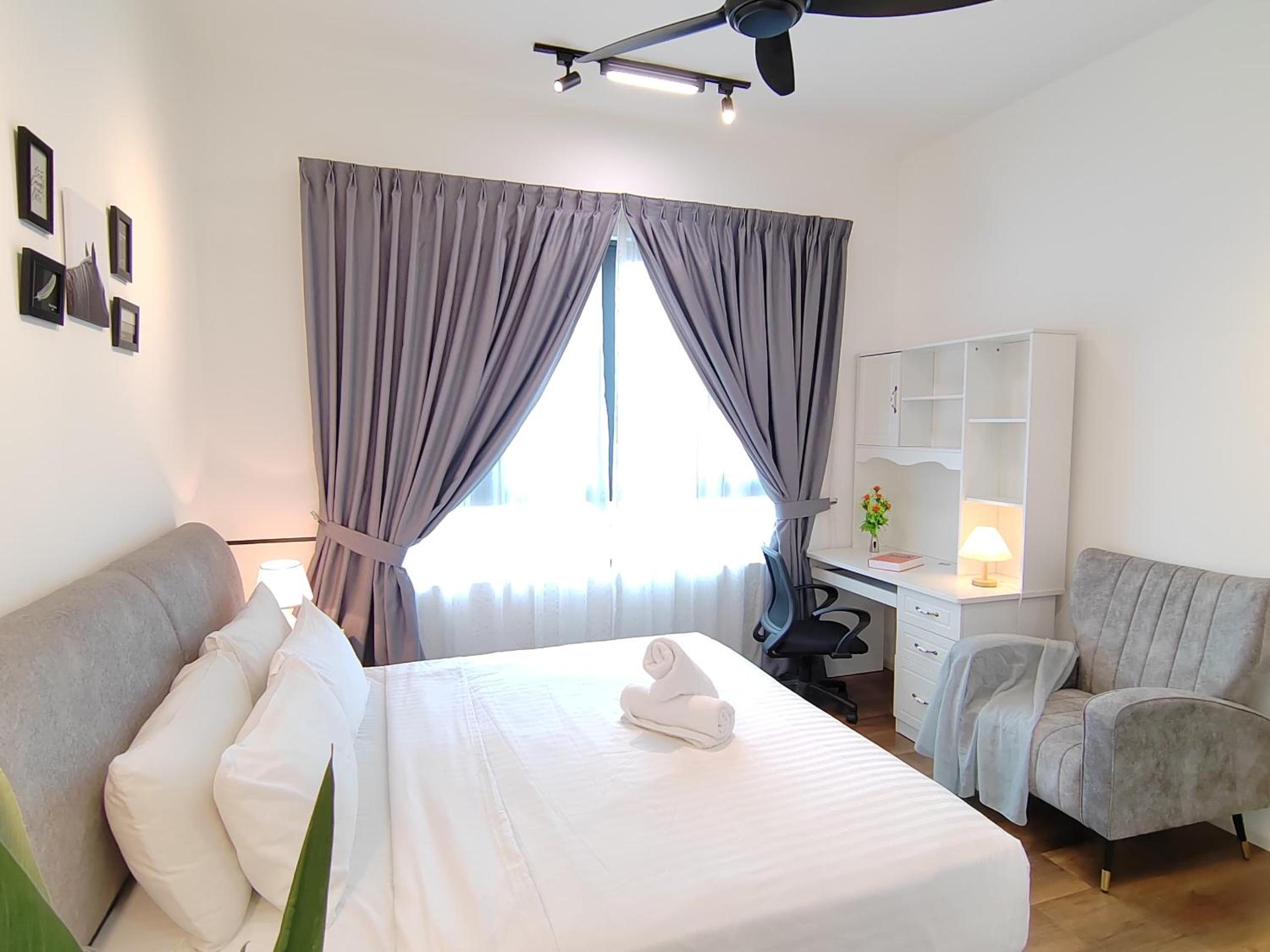 King Suite with Balcony - Photo 1