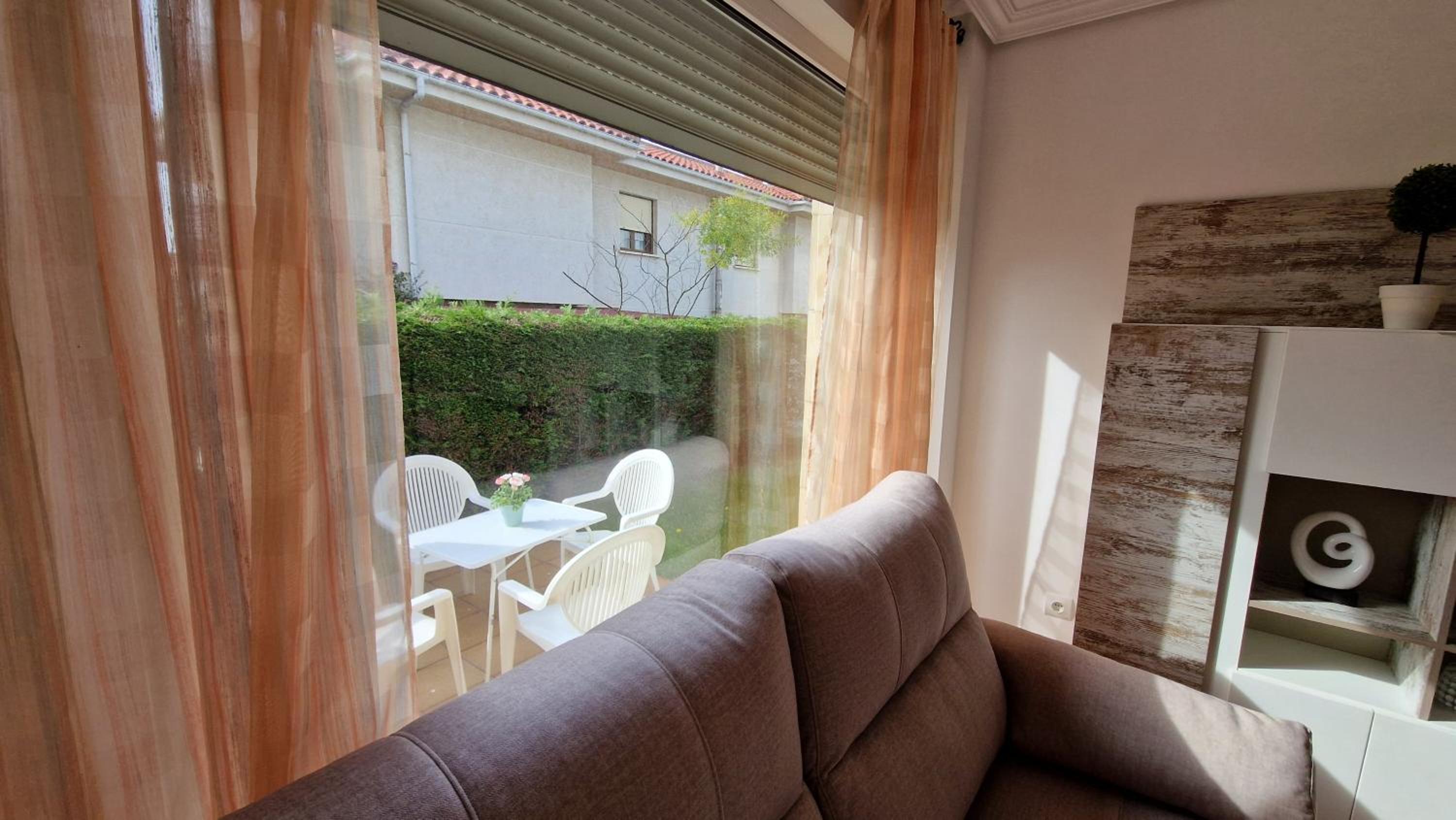 Three-Bedroom House photo 2