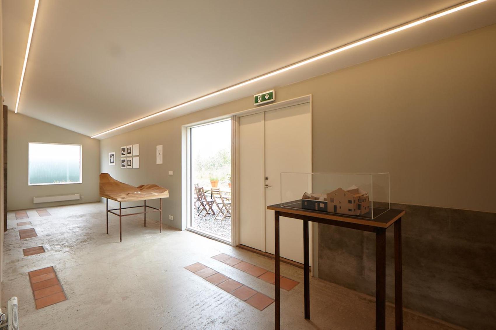 Double or Twin Room with Private Bathroom - Photo 22