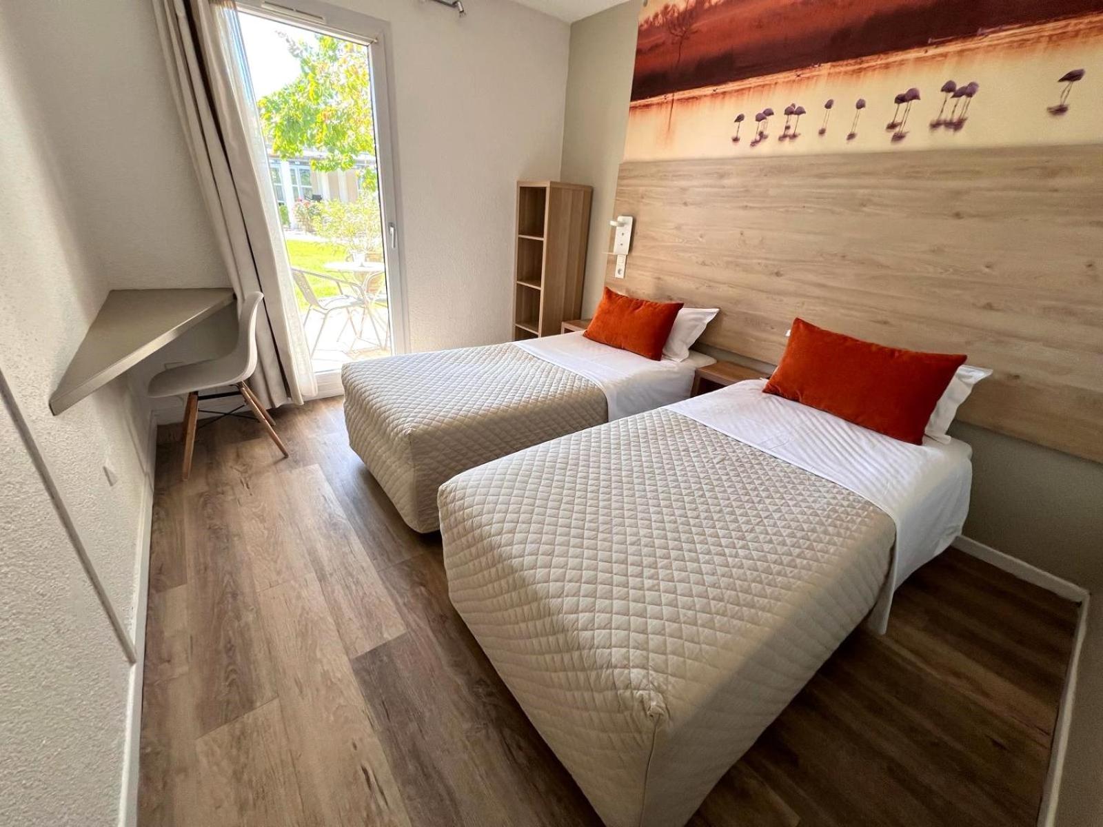 Comfort Double or Twin Room with Terrace - Photo 10