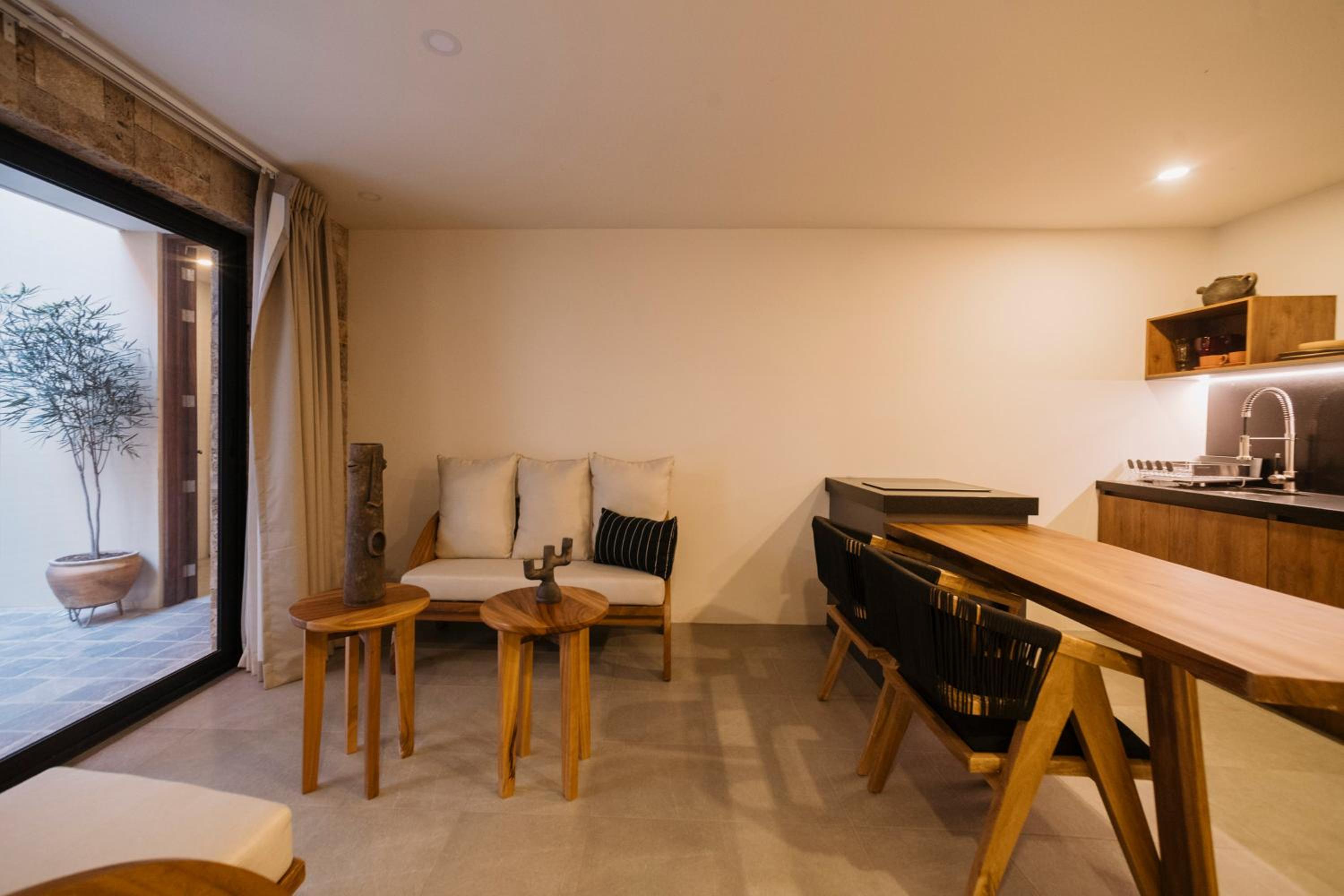 Deluxe King Suite - Photo 1