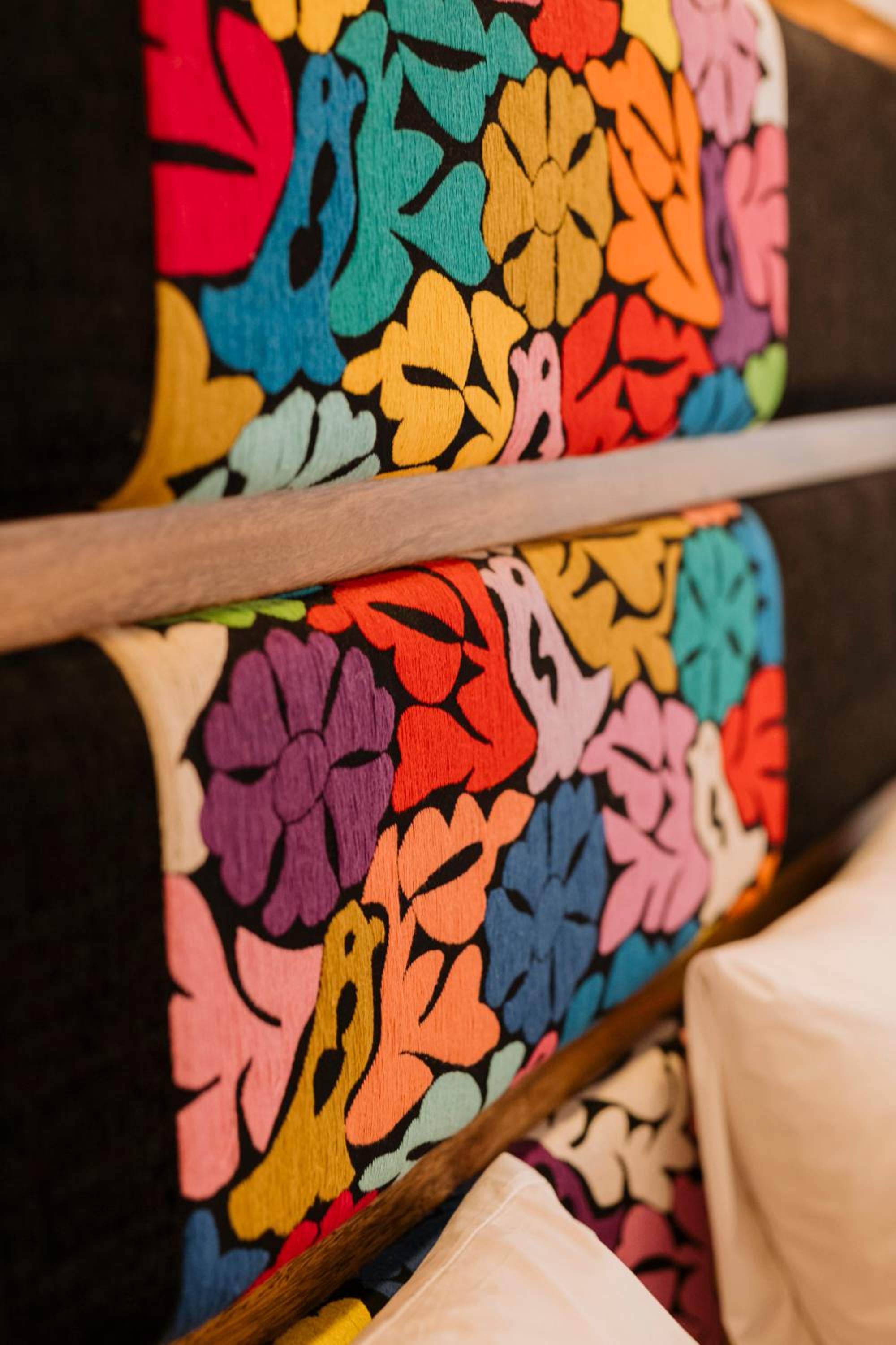 Deluxe King Suite - Photo 14