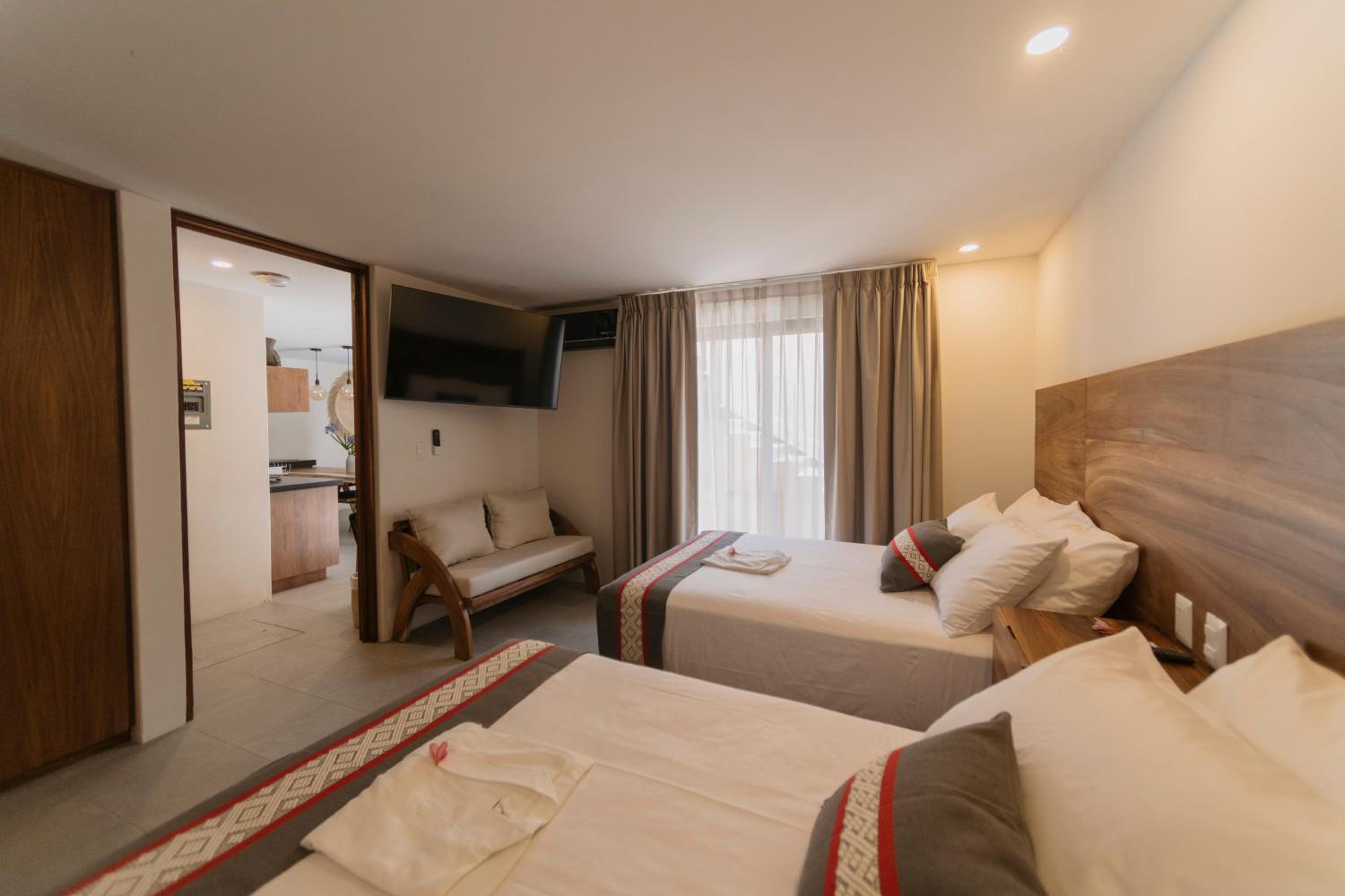 Deluxe Suite - Photo 4