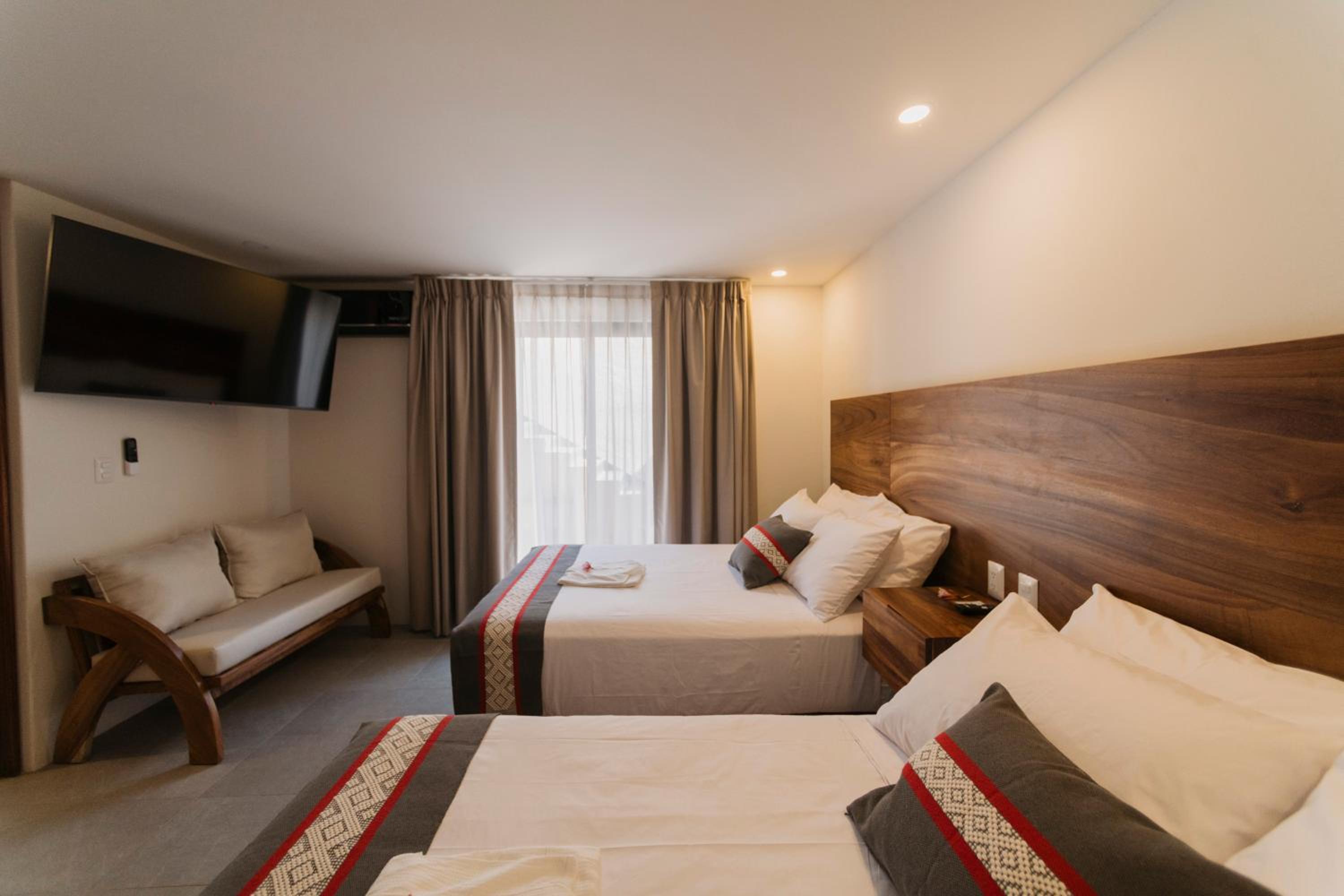 Deluxe Suite - Photo 2