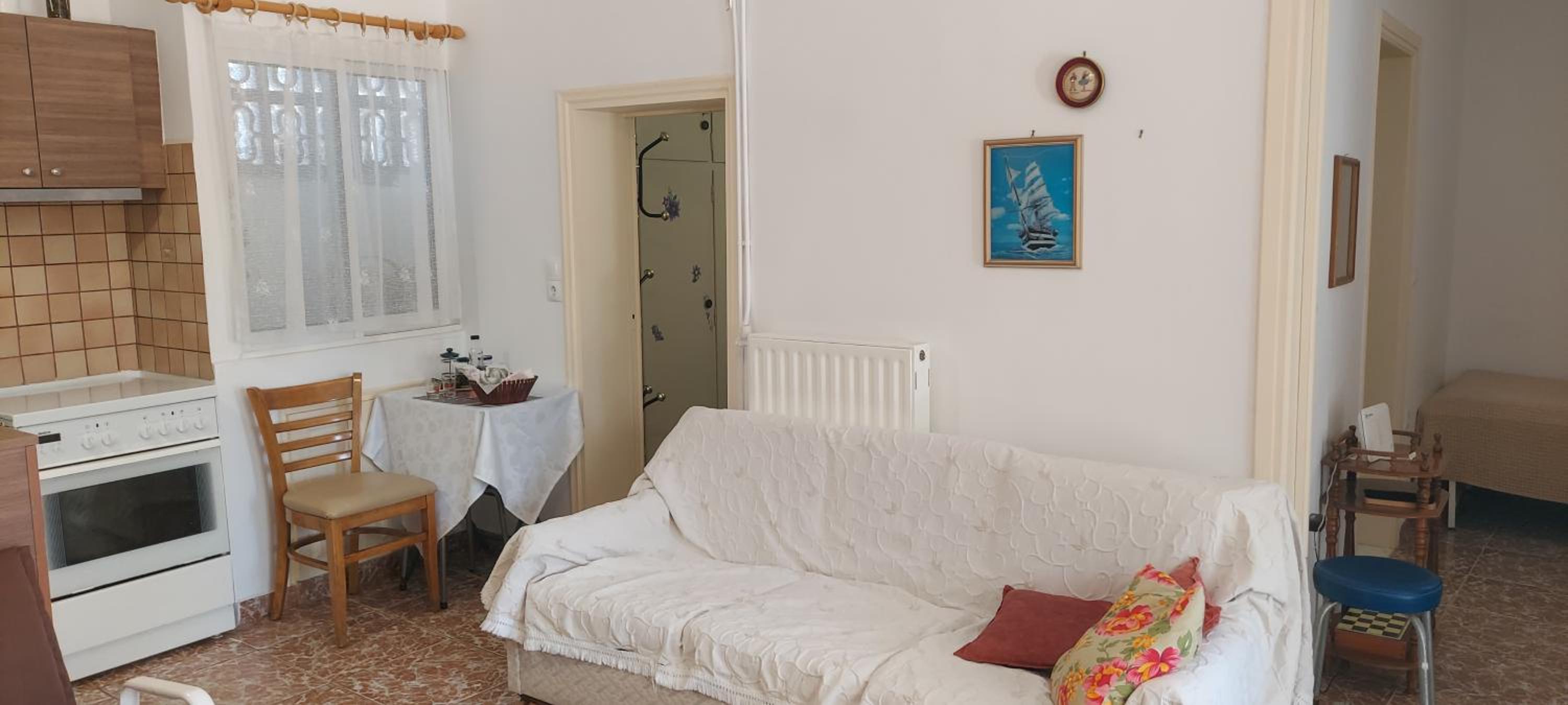 Two-Bedroom House - Photo 9