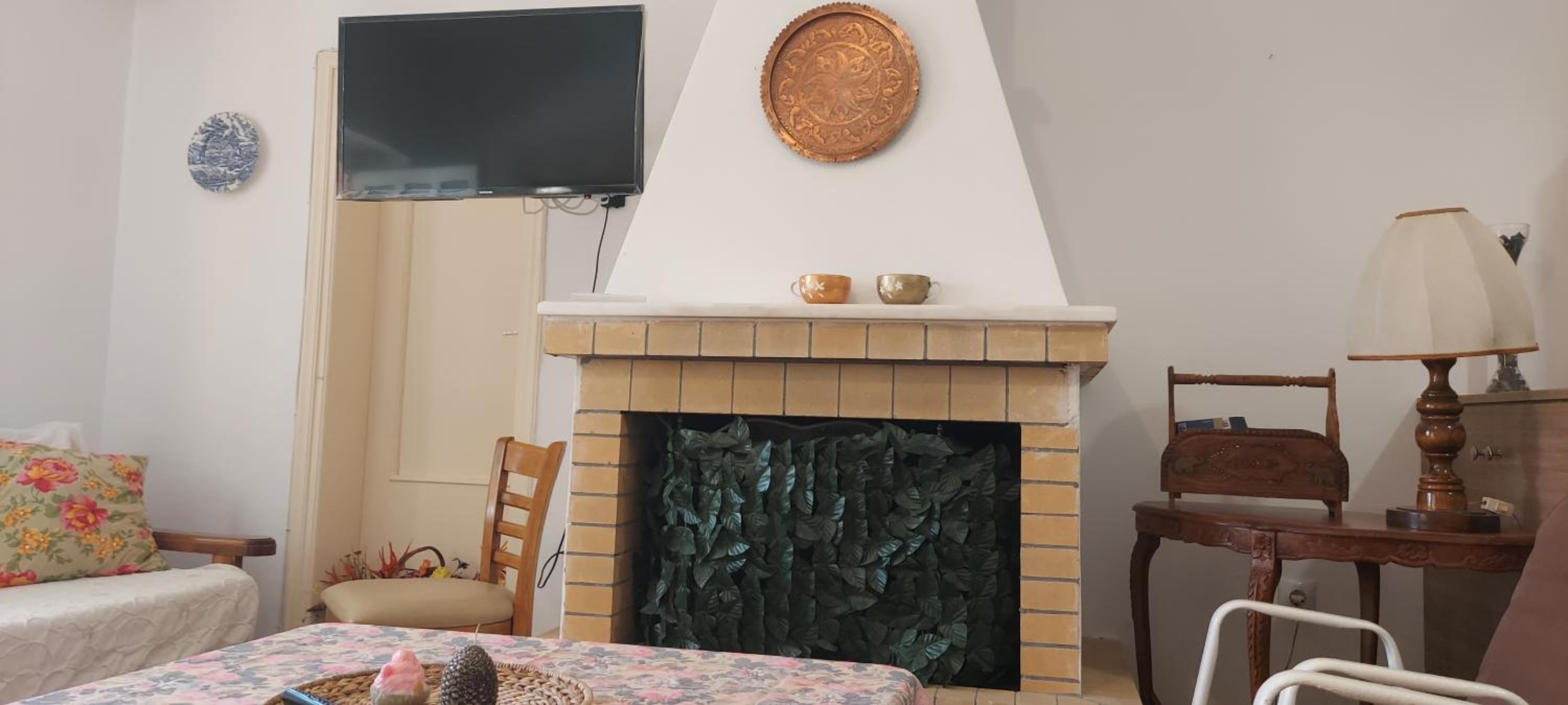 Two-Bedroom House - Photo 8