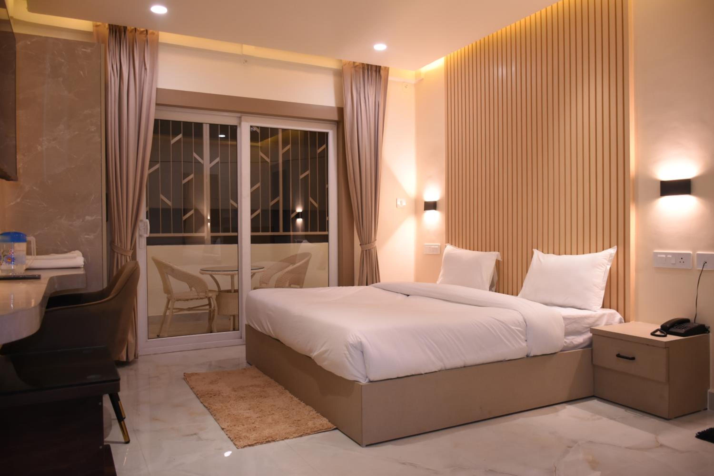 Deluxe Double Room With Balcony