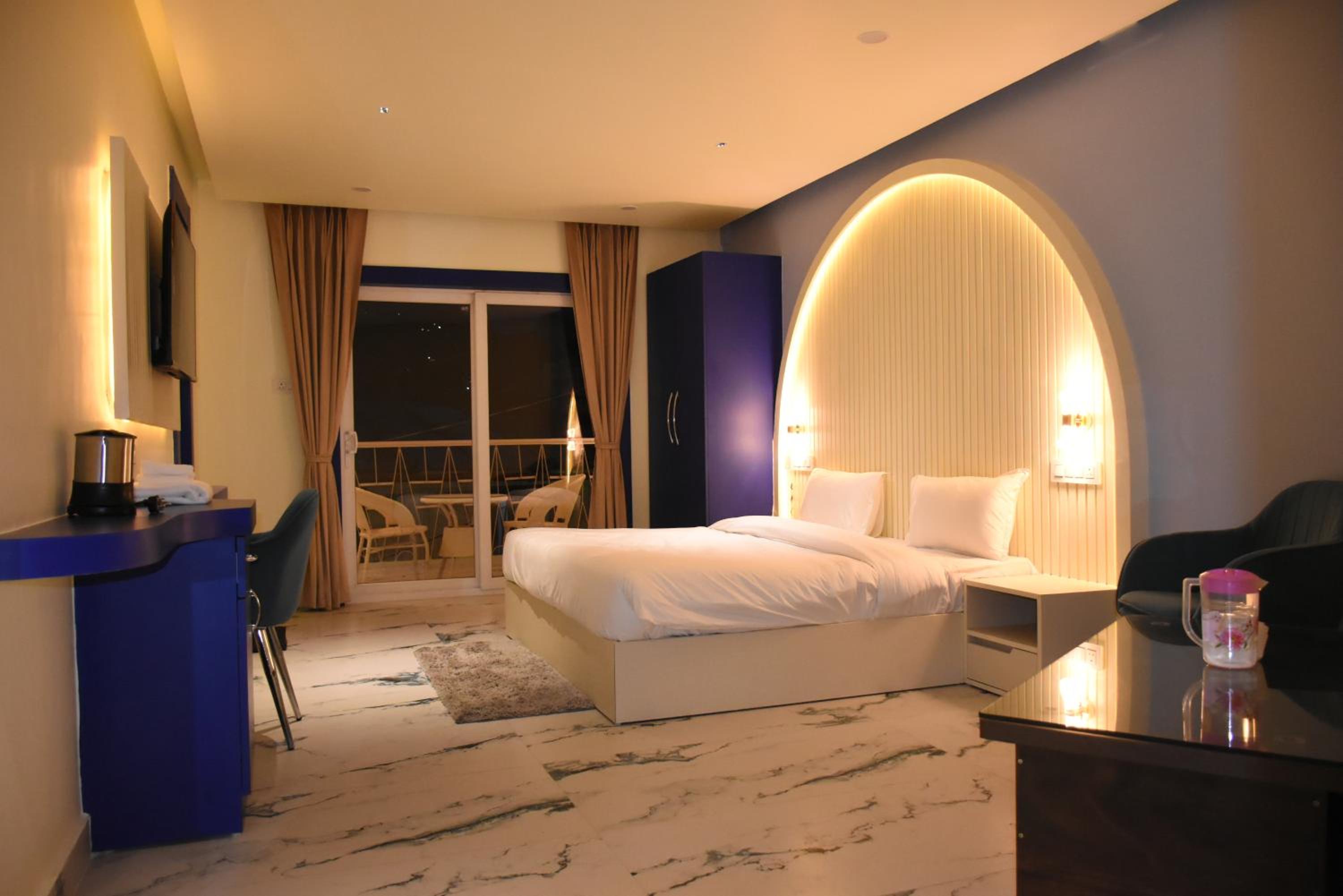 Superior King Room