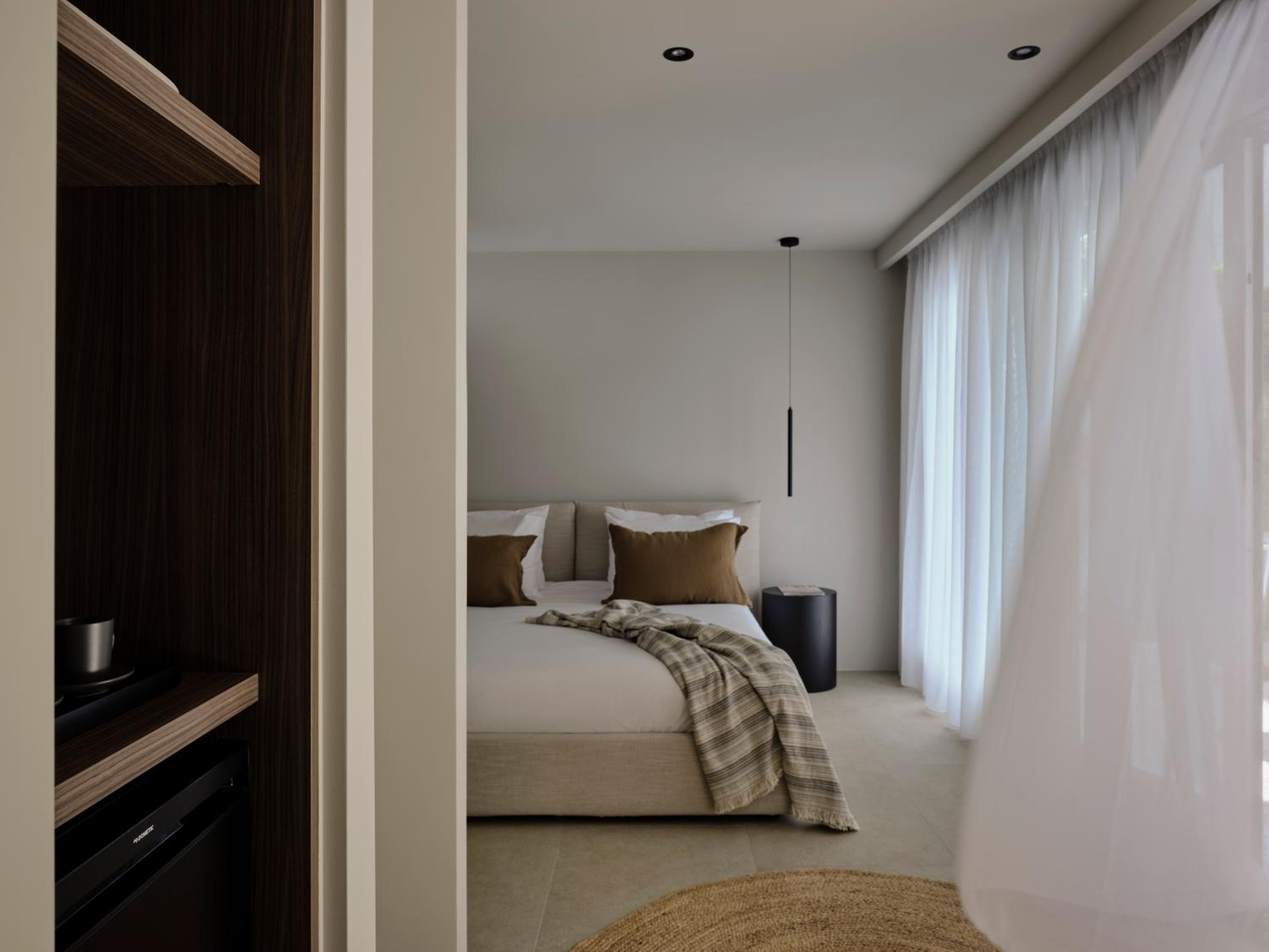 Deluxe Suite with Spa Bath photo 1