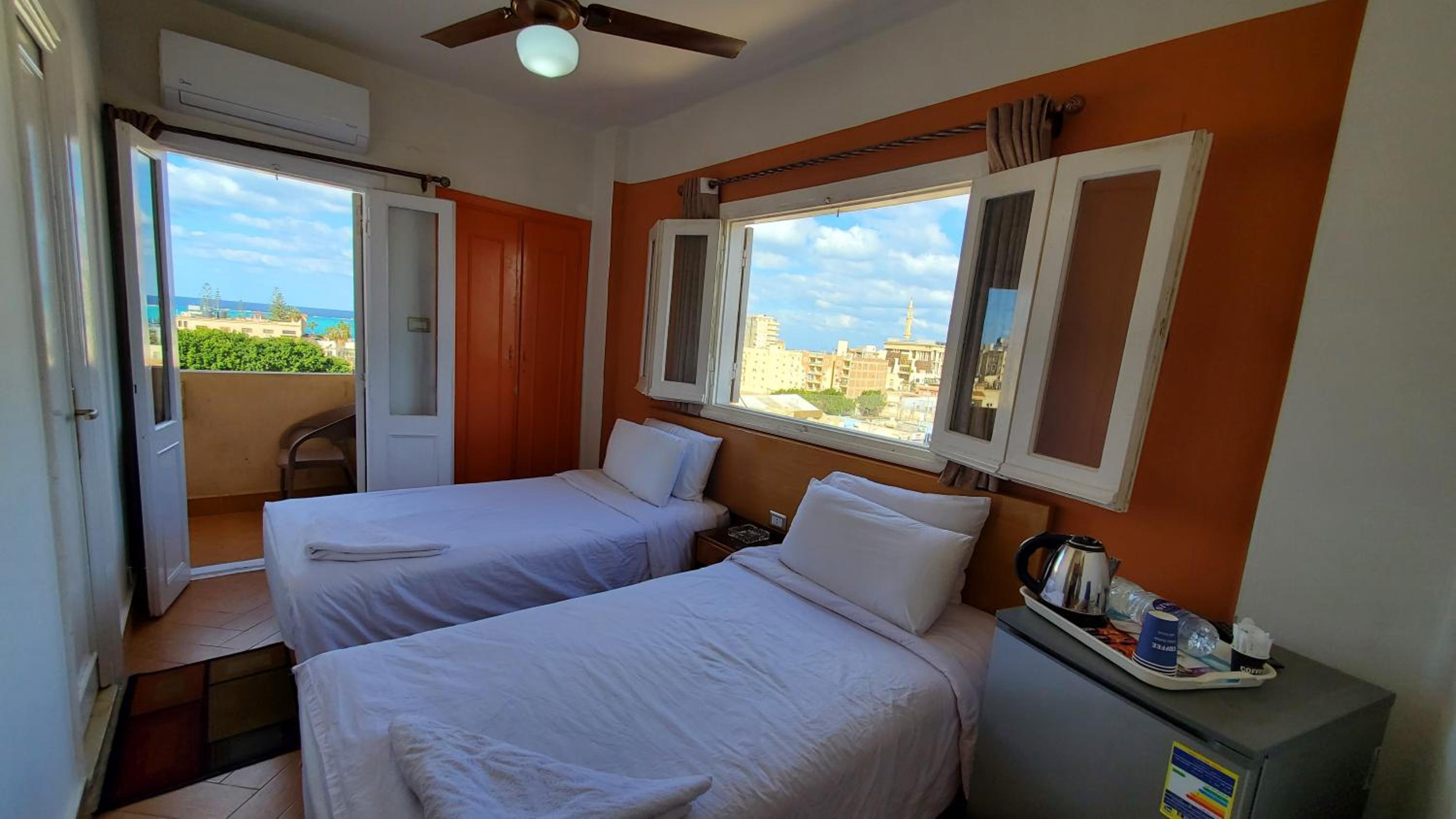 Deluxe Double or Twin Room with Sea View photo 2
