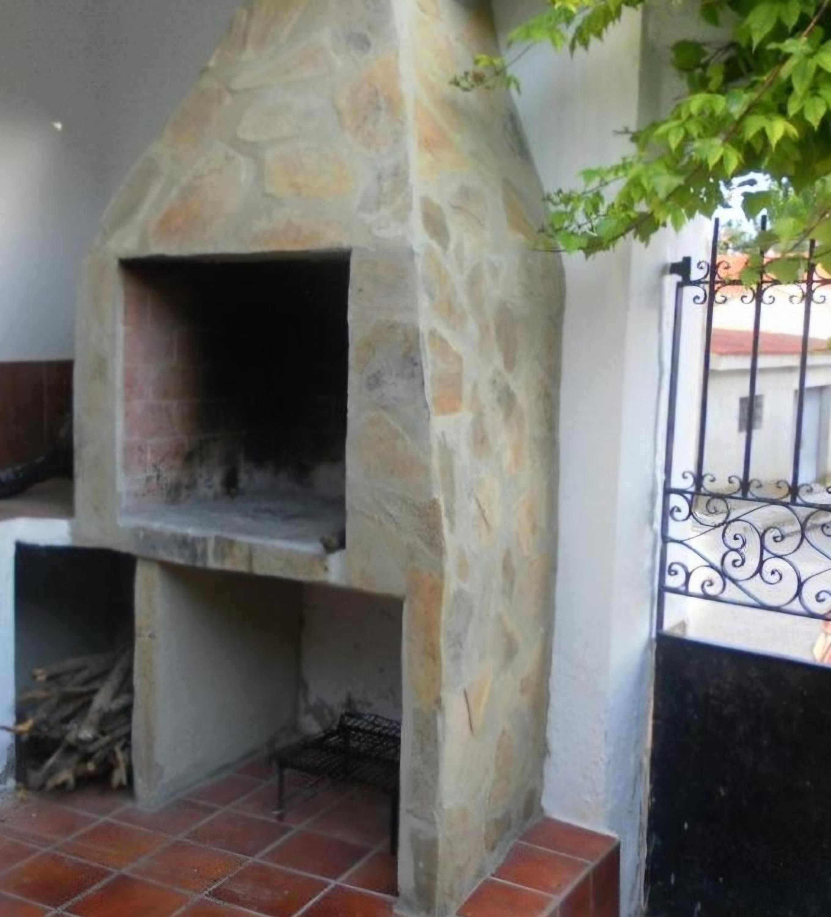 Three-Bedroom House photo 3