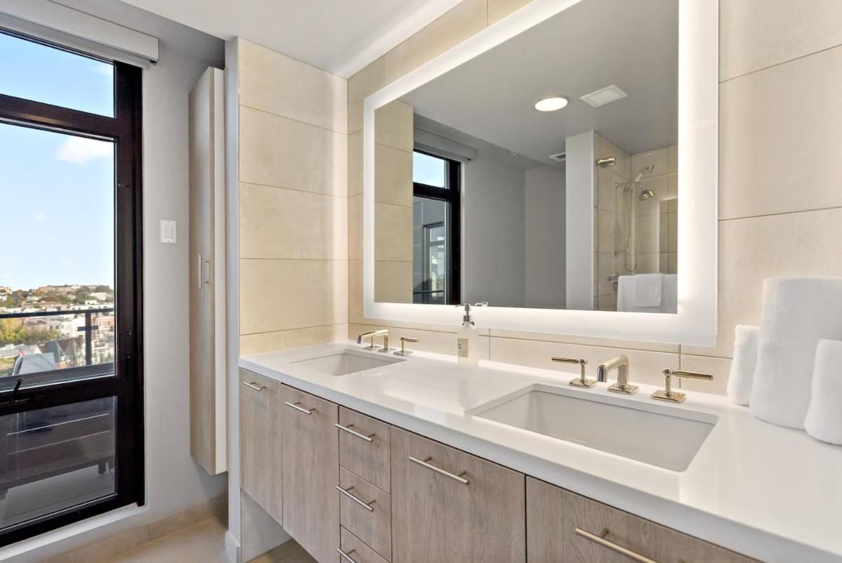 Penthouse Apartment photo 2