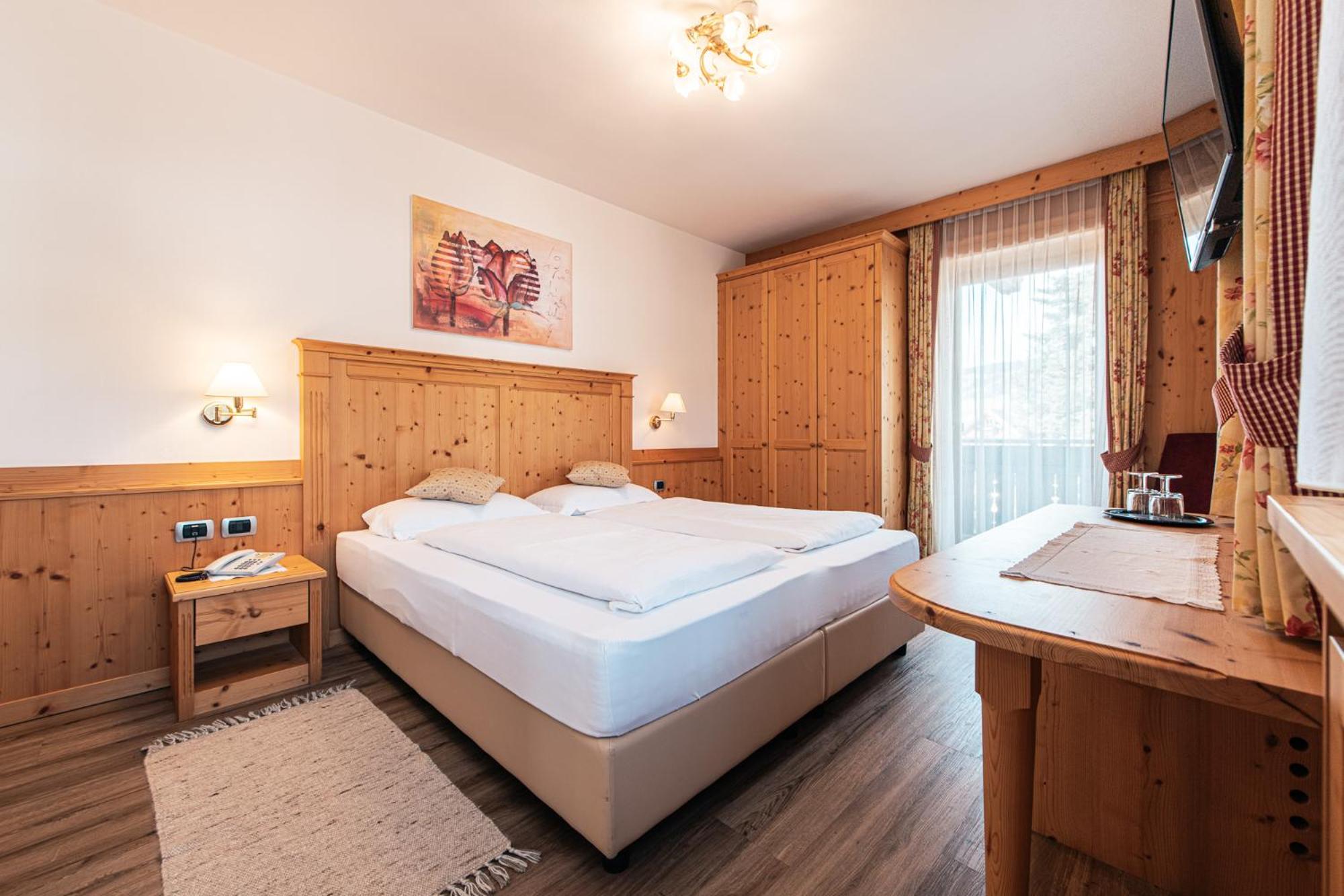 Double or Twin Room photo 3