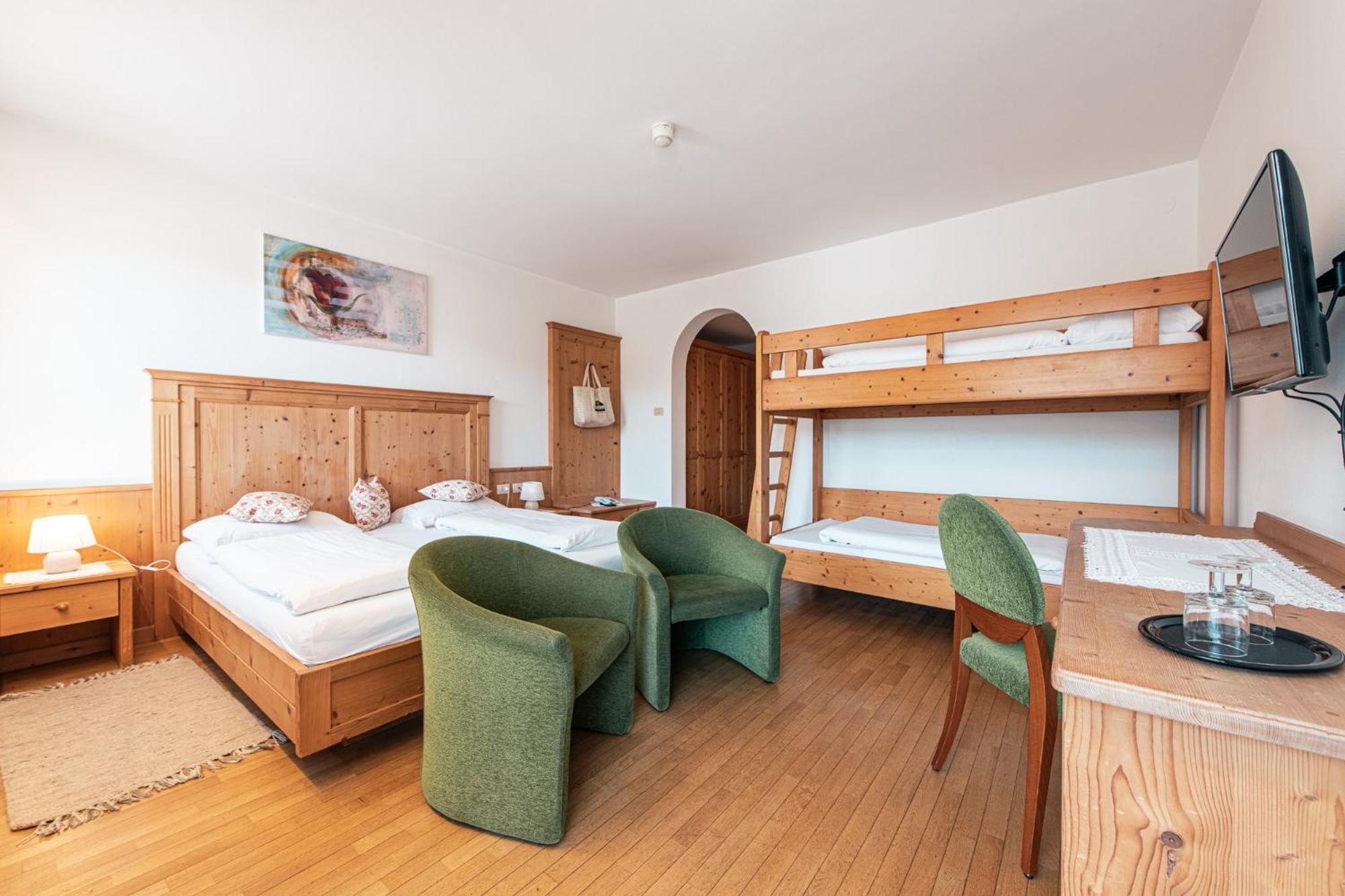 Quadruple Room photo 2