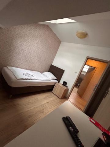 Single Room photo 2