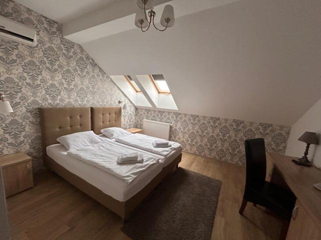 Double Room - Photo 2