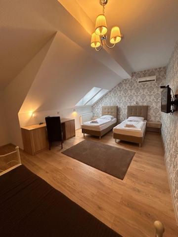 Deluxe Double or Twin Room - Photo 3