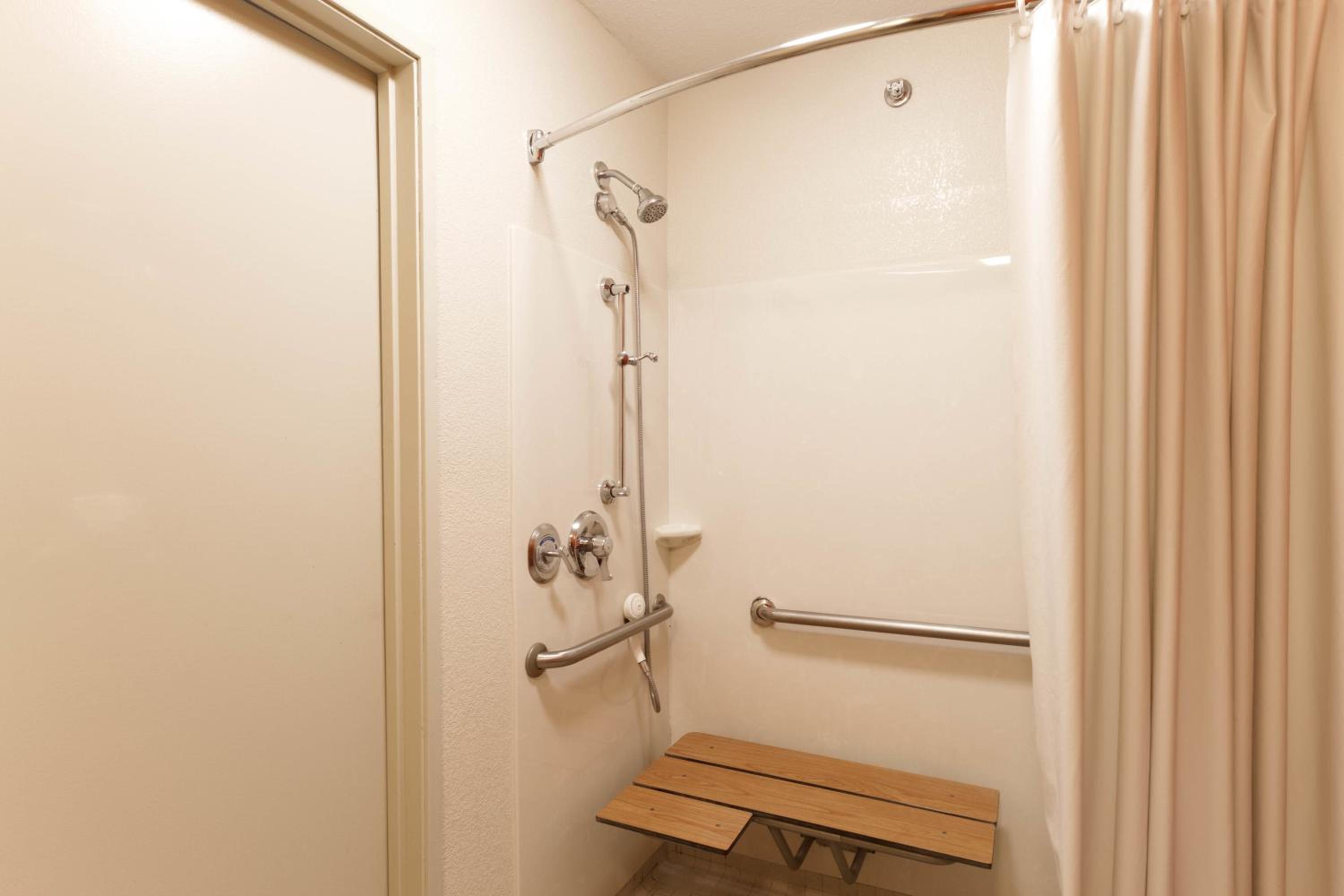 King Room - Mobility Access/Non-SmokingÂ  - Photo 3
