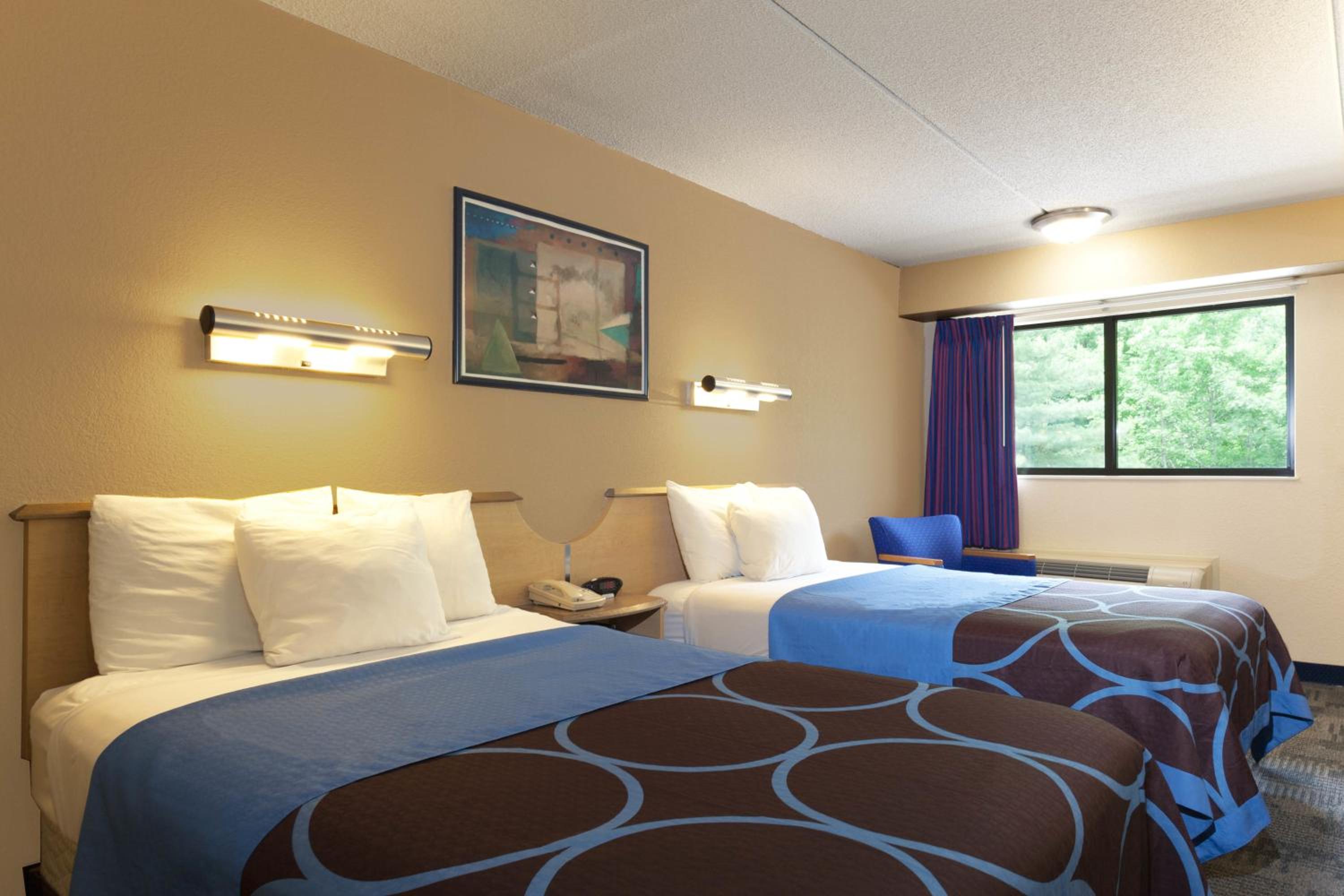 Business Double Room with Two Double Beds - Smoking - Photo 1