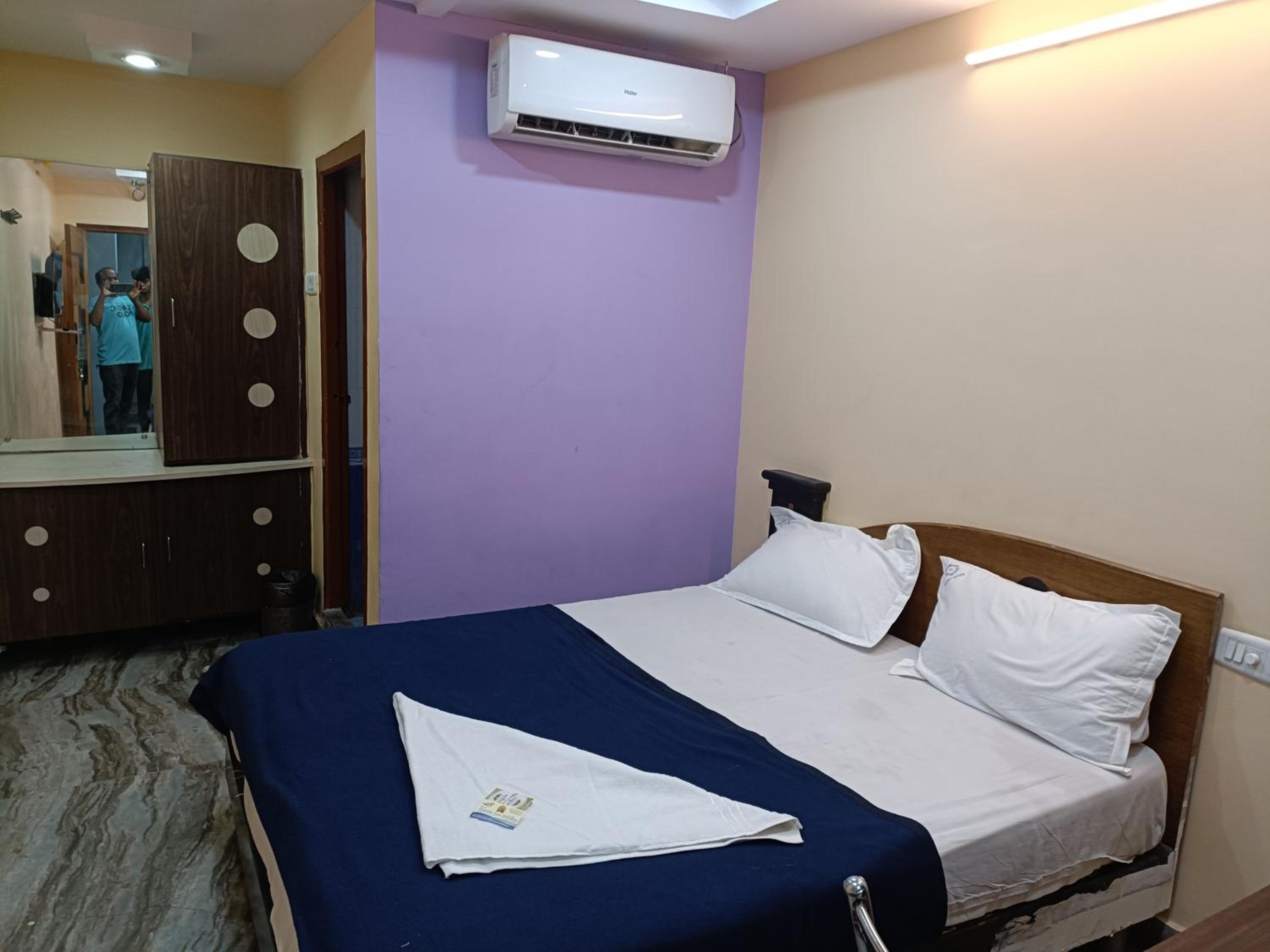 Standard Double Room With Fan photo 2