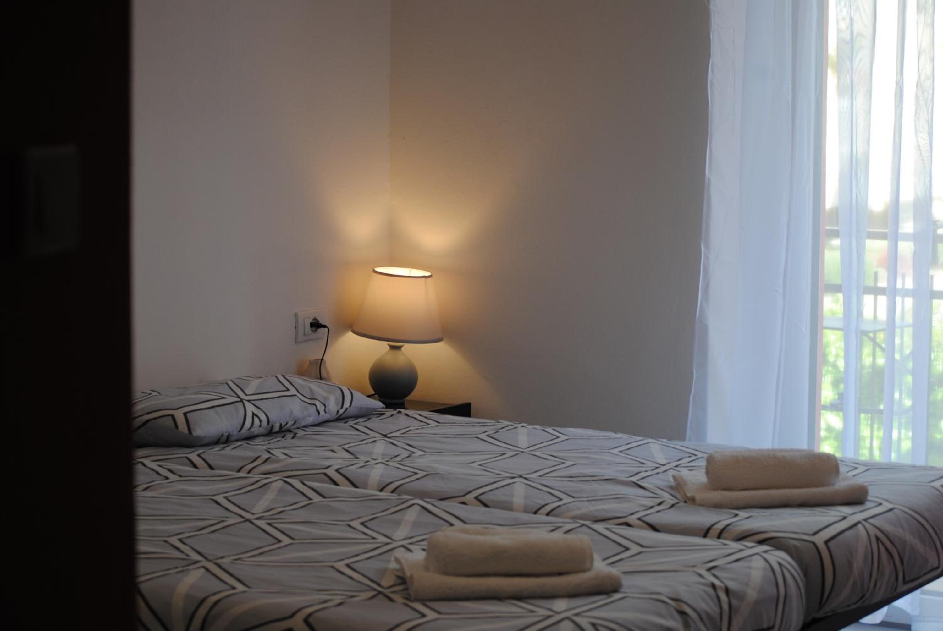 Economy Twin Room photo 2