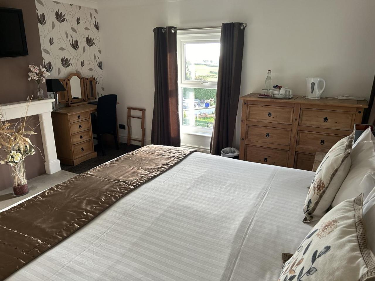 Superior King Room - Photo 2