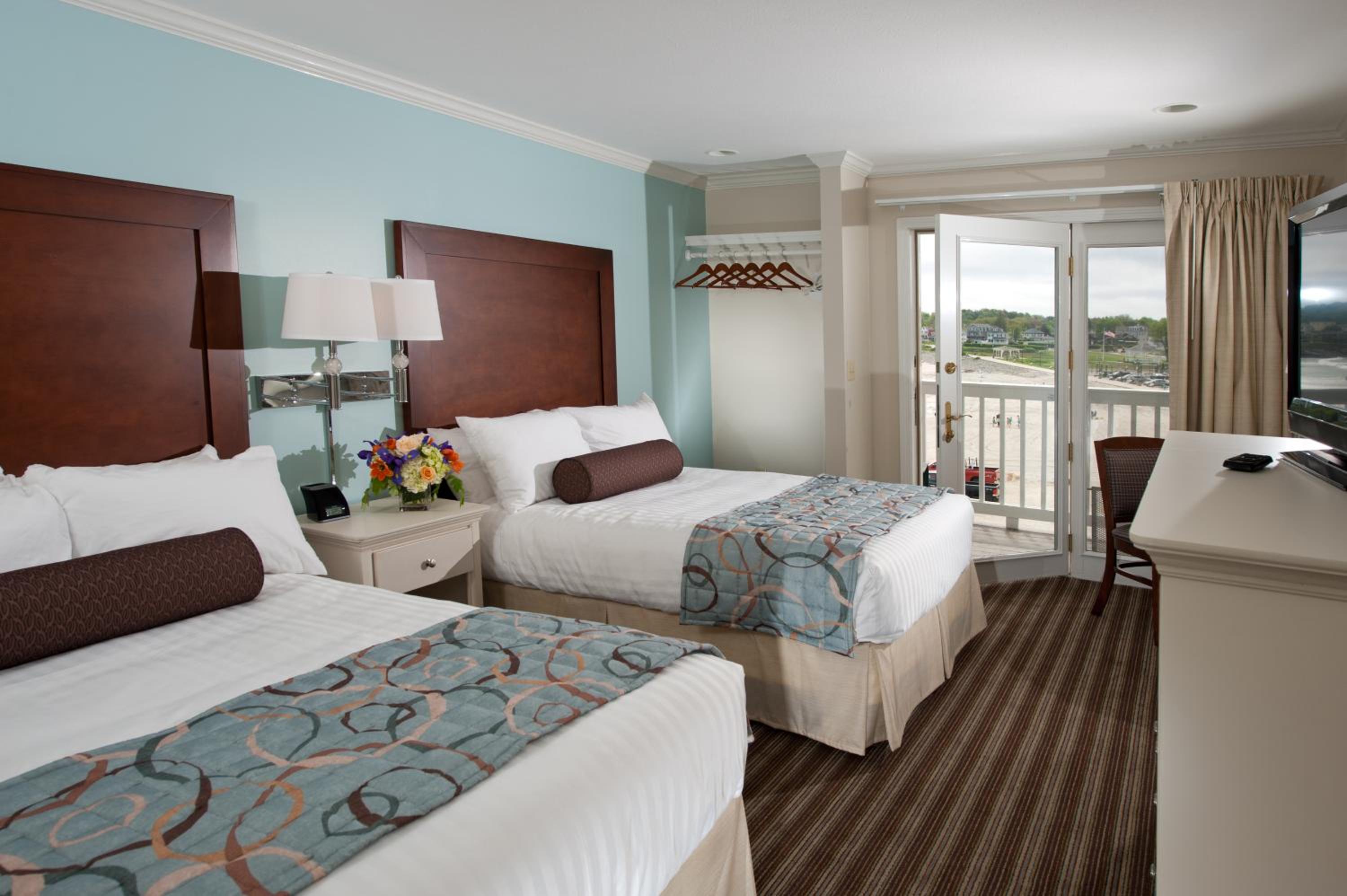 Double Room with Pullout - Ocean View/Stair Access Only