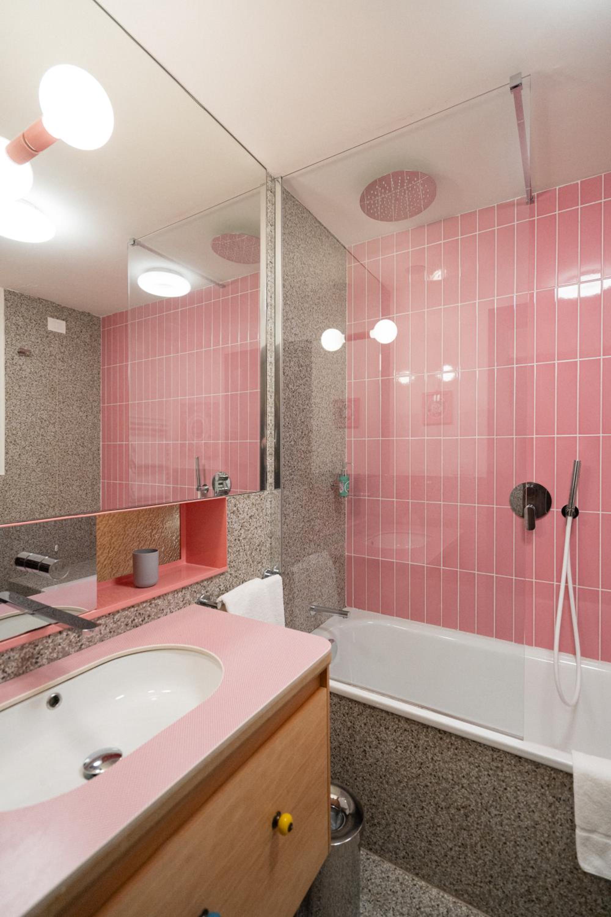 Standard Double or Twin Room - Photo 15