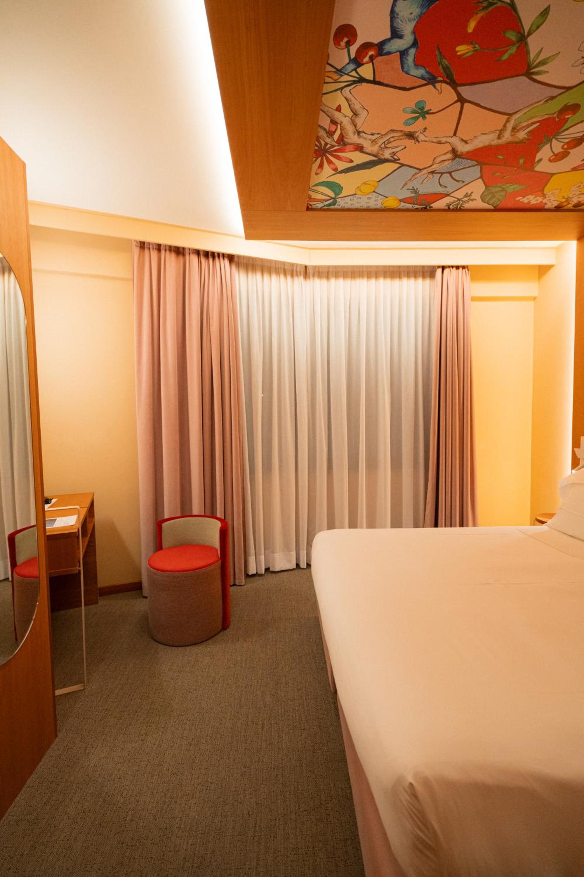 Standard Double or Twin Room - Photo 7