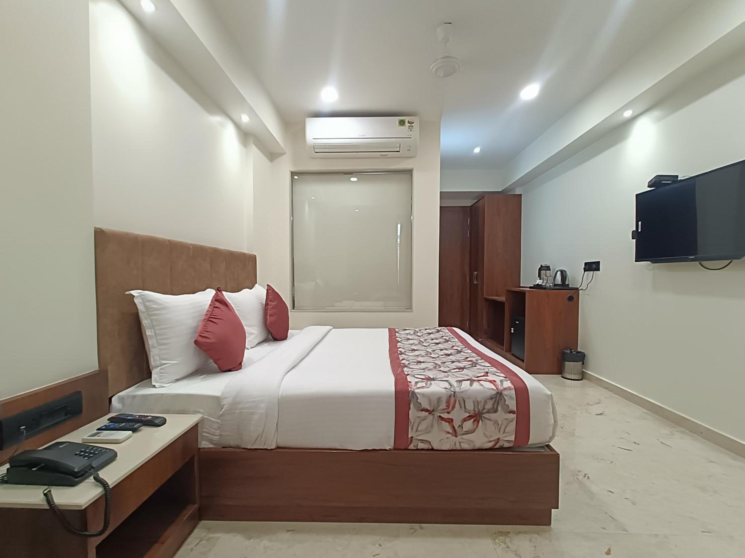 Deluxe Room - Photo 3